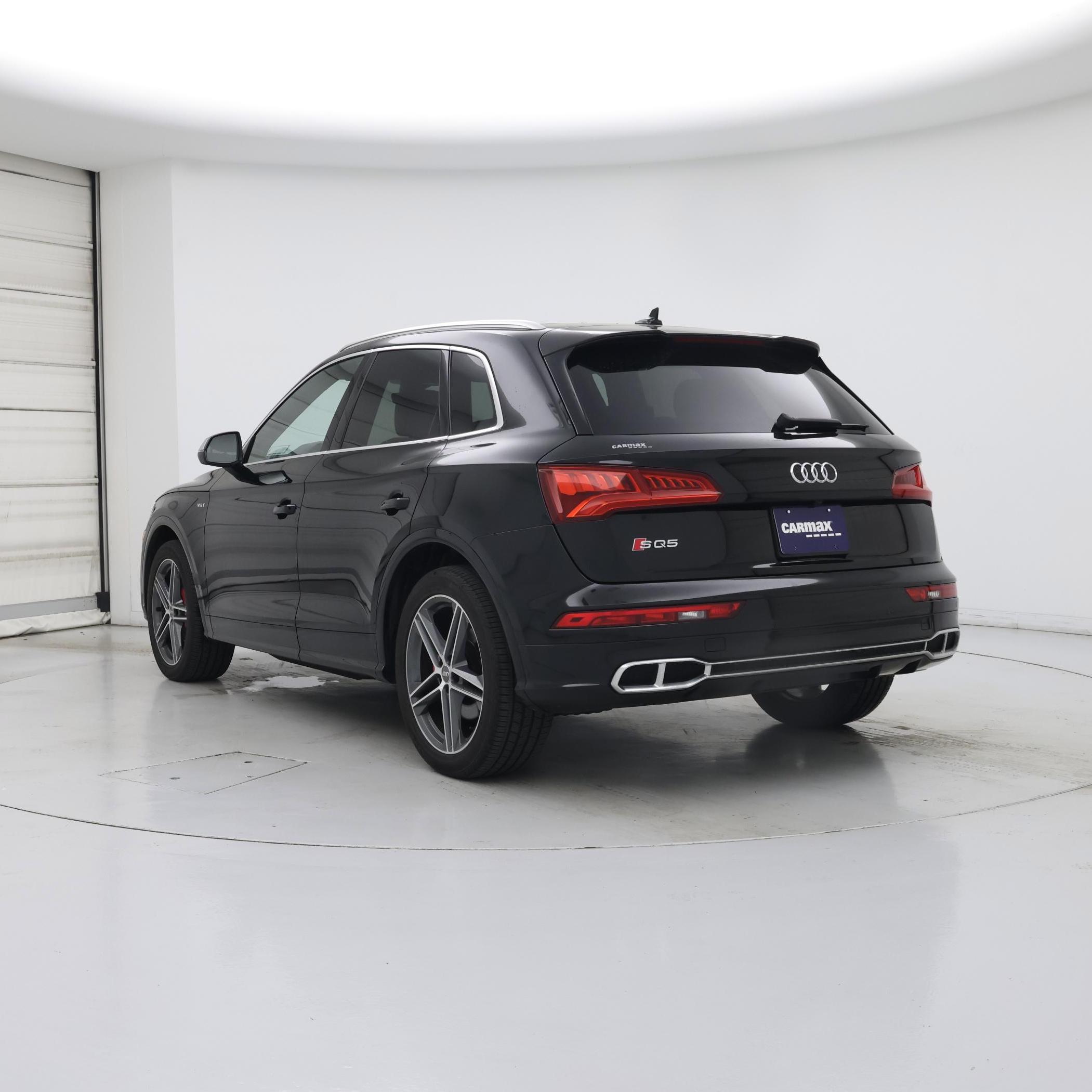 Thumbnail: 2018 Audi SQ5 - 2
