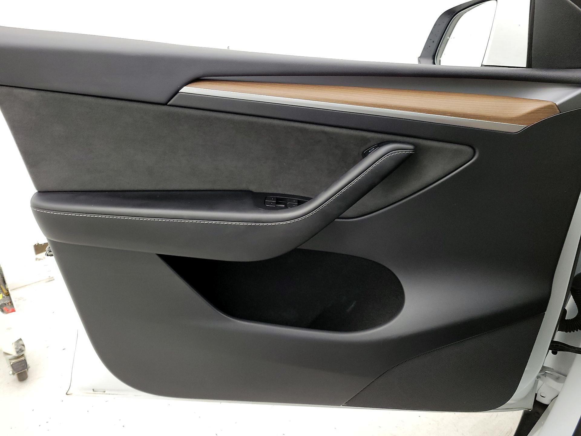 Thumbnail: 2022 Tesla Model Y - 12