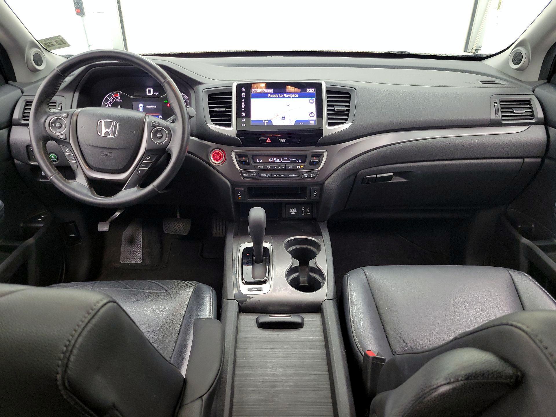 Thumbnail: 2017 Honda Pilot - 9