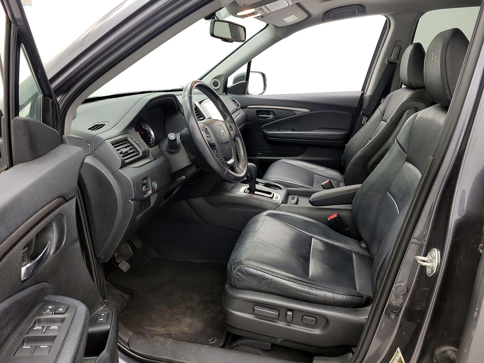 Thumbnail: 2017 Honda Pilot - 11