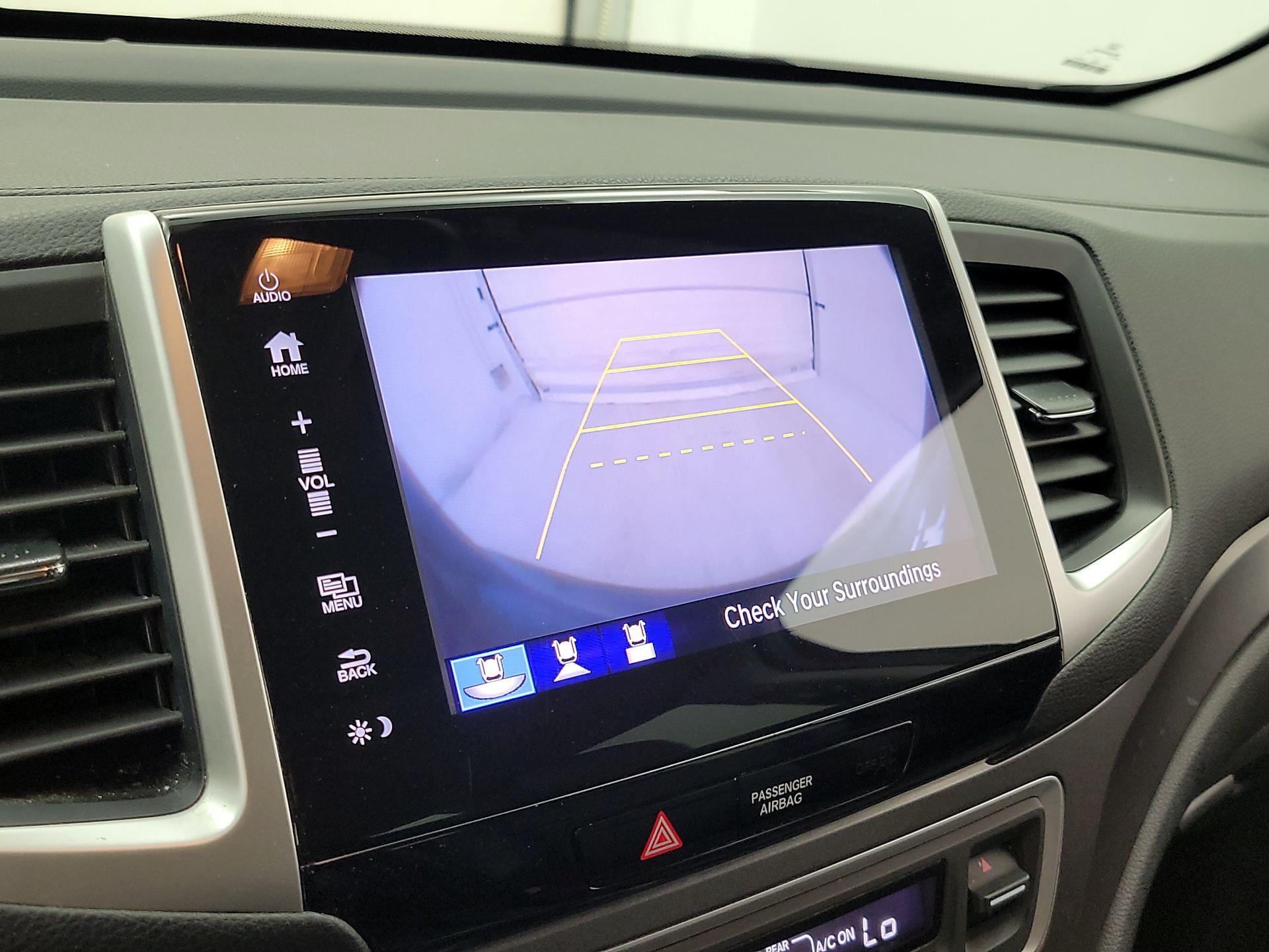 Thumbnail: 2017 Honda Pilot - 15