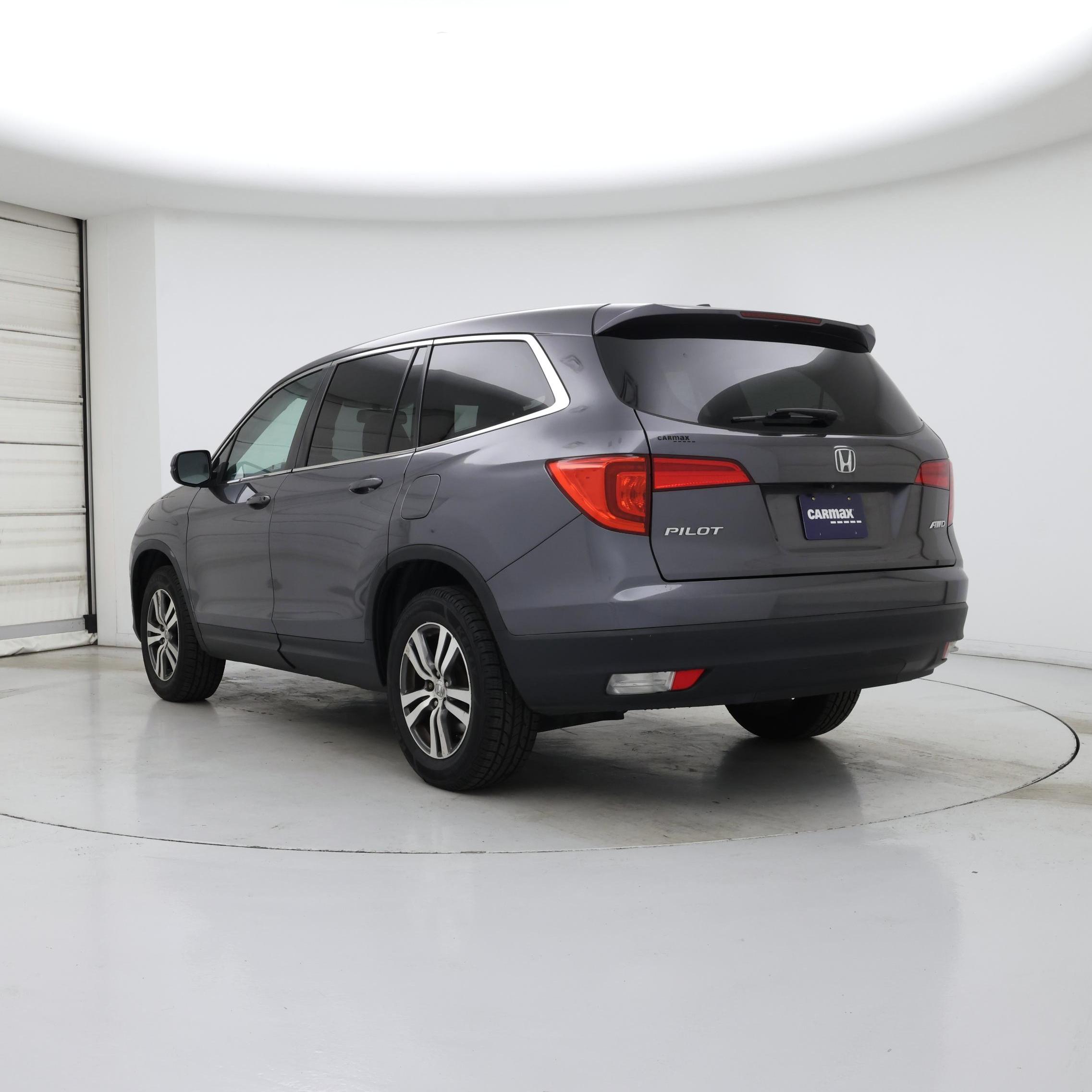 Thumbnail: 2017 Honda Pilot - 2