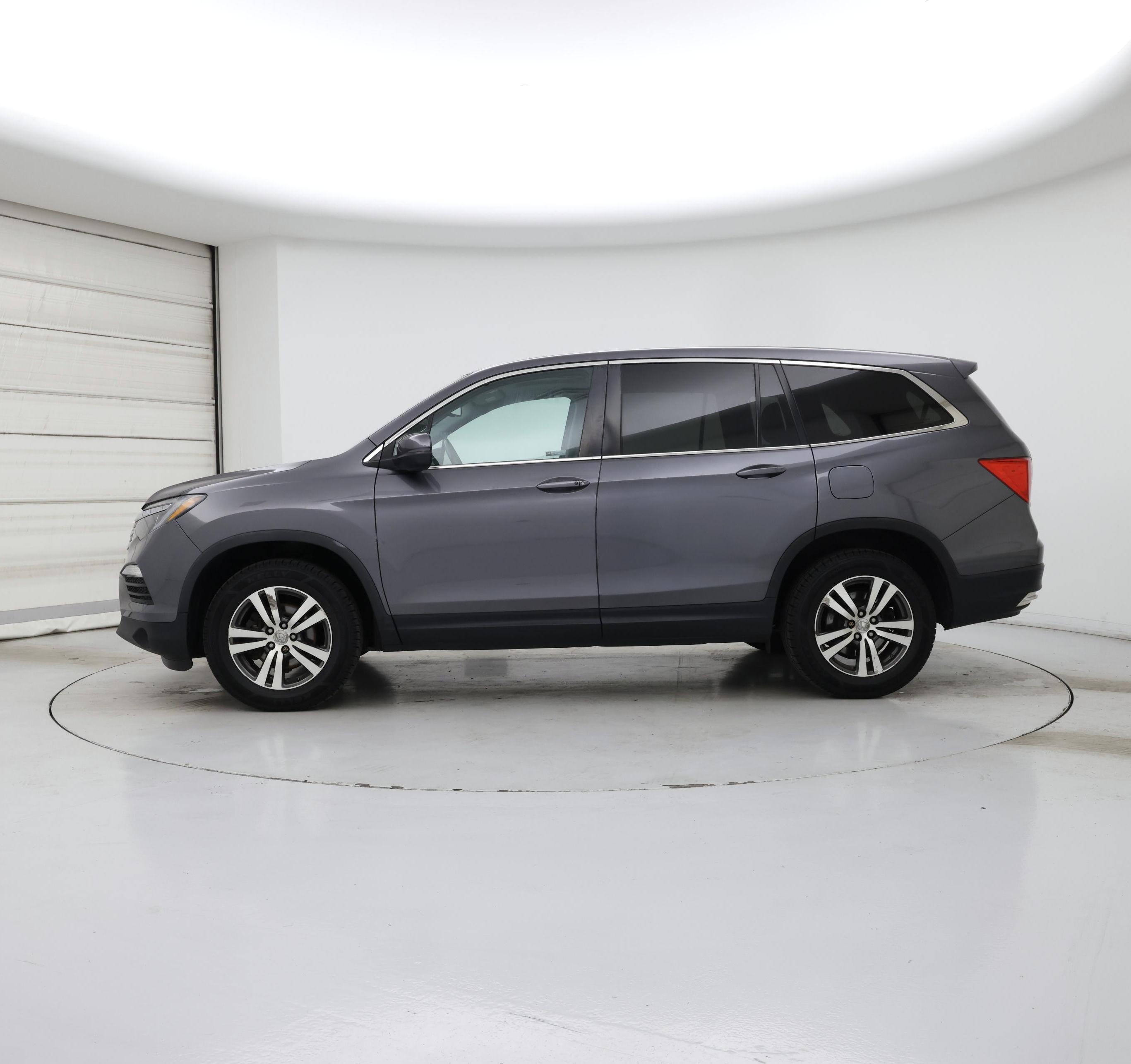 Thumbnail: 2017 Honda Pilot - 3