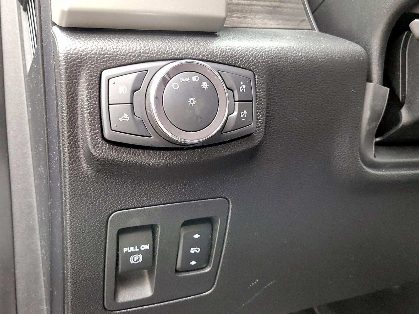 2020 Ford F-150 Lariat - Photo 14