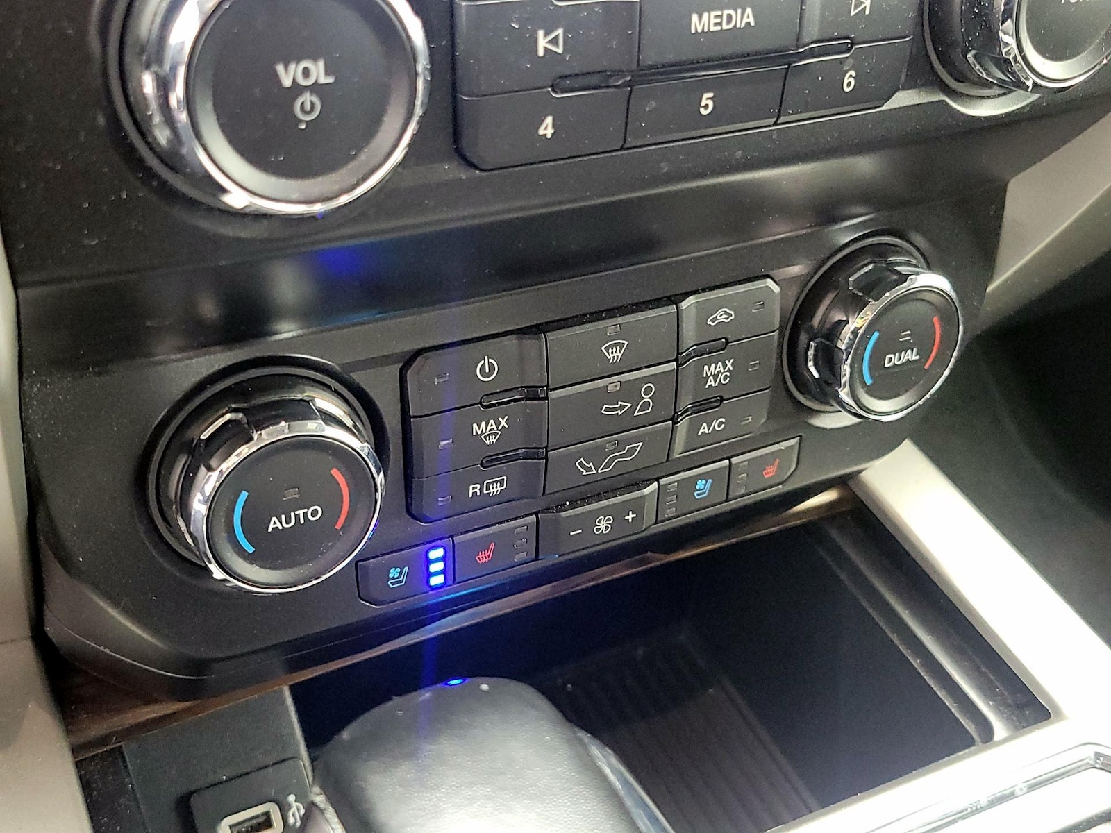 2020 Ford F-150 Lariat - Photo 18