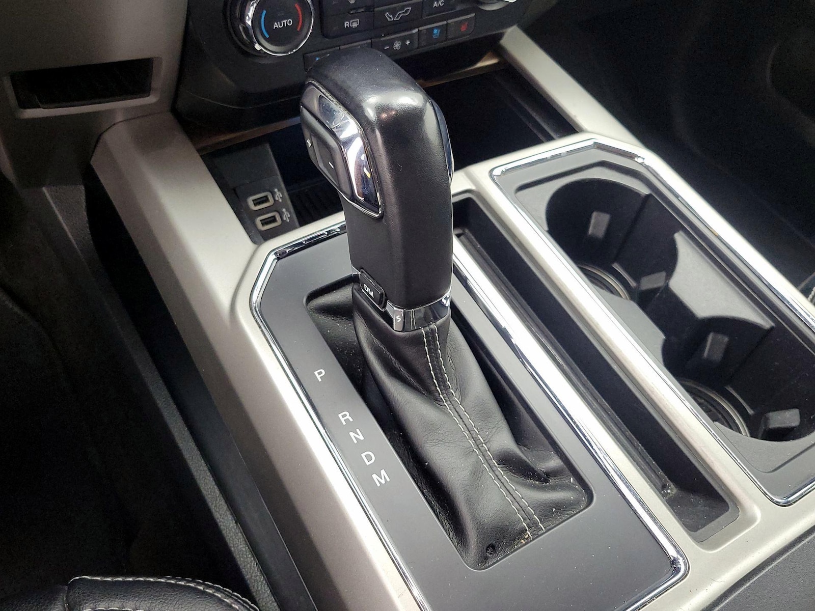 2020 Ford F-150 Lariat - Photo 19