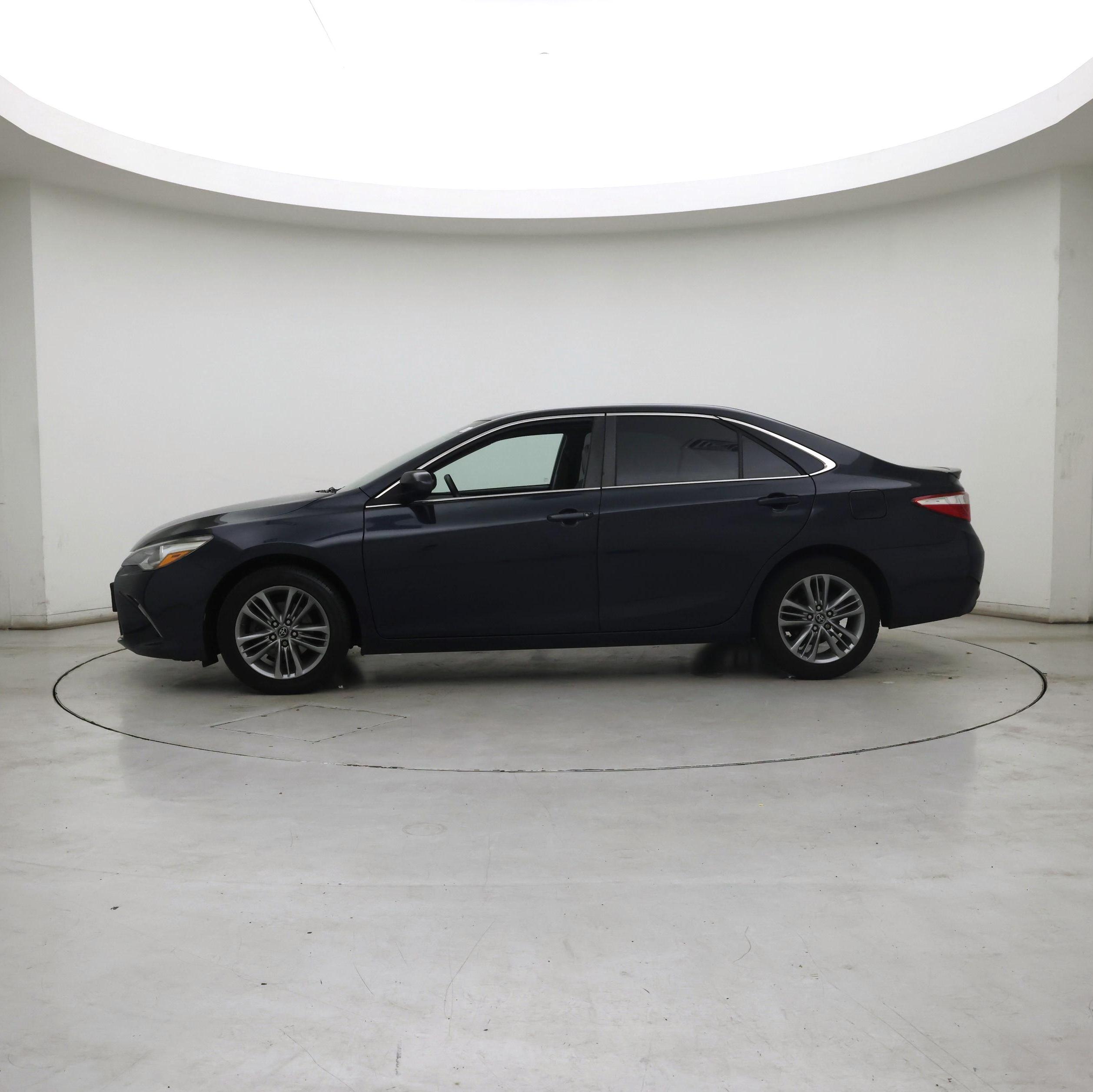 Thumbnail: 2017 Toyota Camry - 3