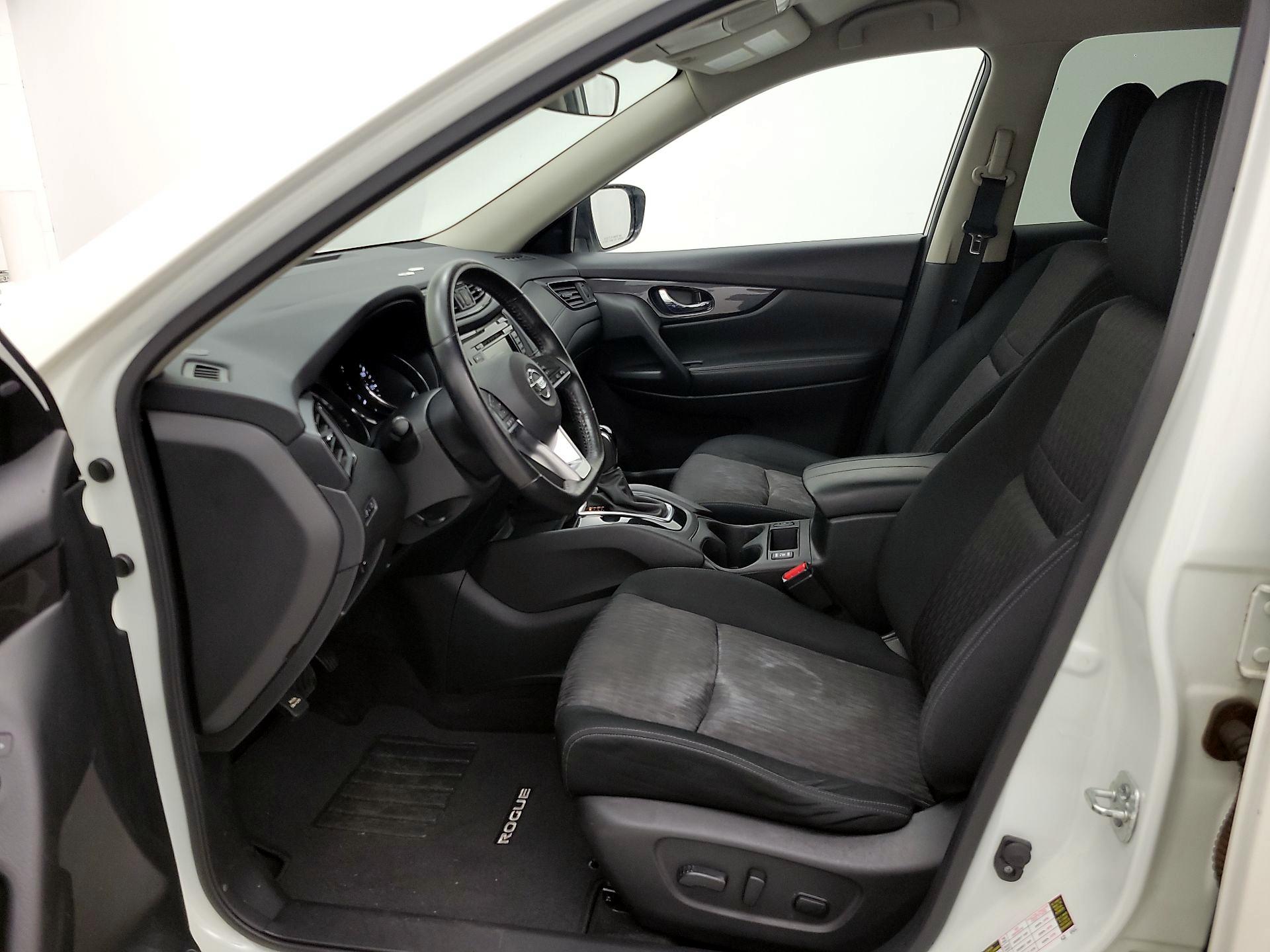 Thumbnail: 2018 Nissan Rogue - 11