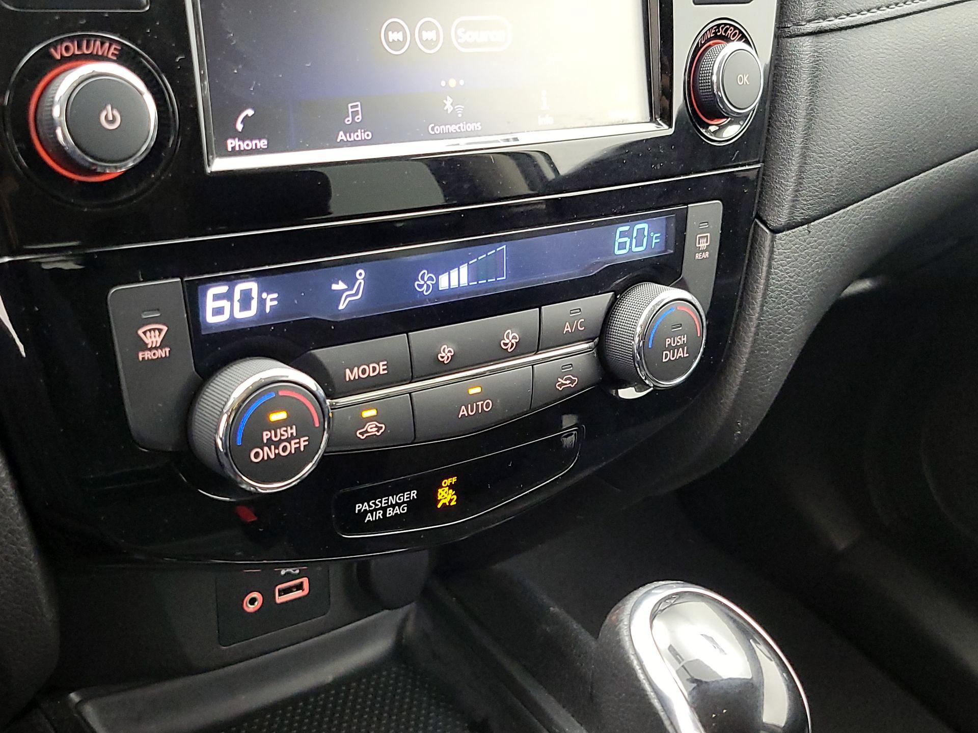 Thumbnail: 2018 Nissan Rogue - 16