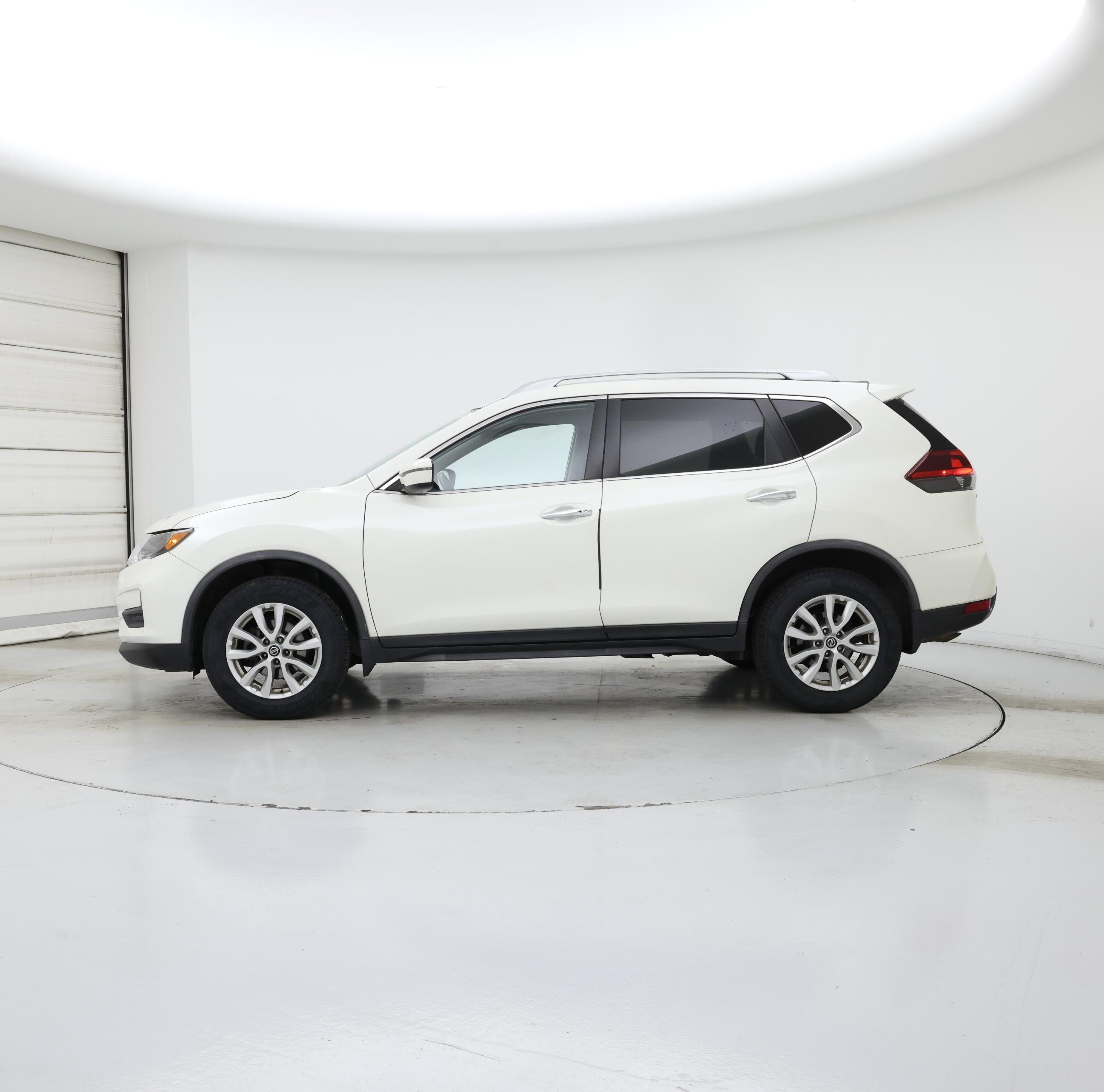 Thumbnail: 2018 Nissan Rogue - 3