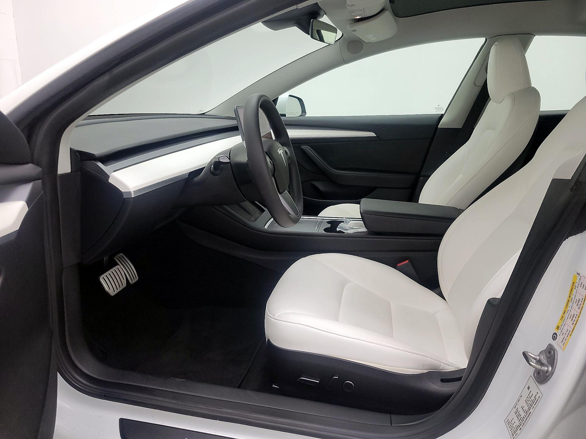 Thumbnail: 2023 Tesla Model 3 - 11