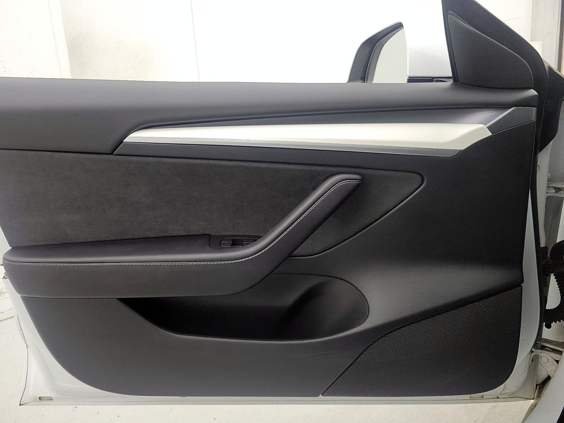 Thumbnail: 2023 Tesla Model 3 - 12