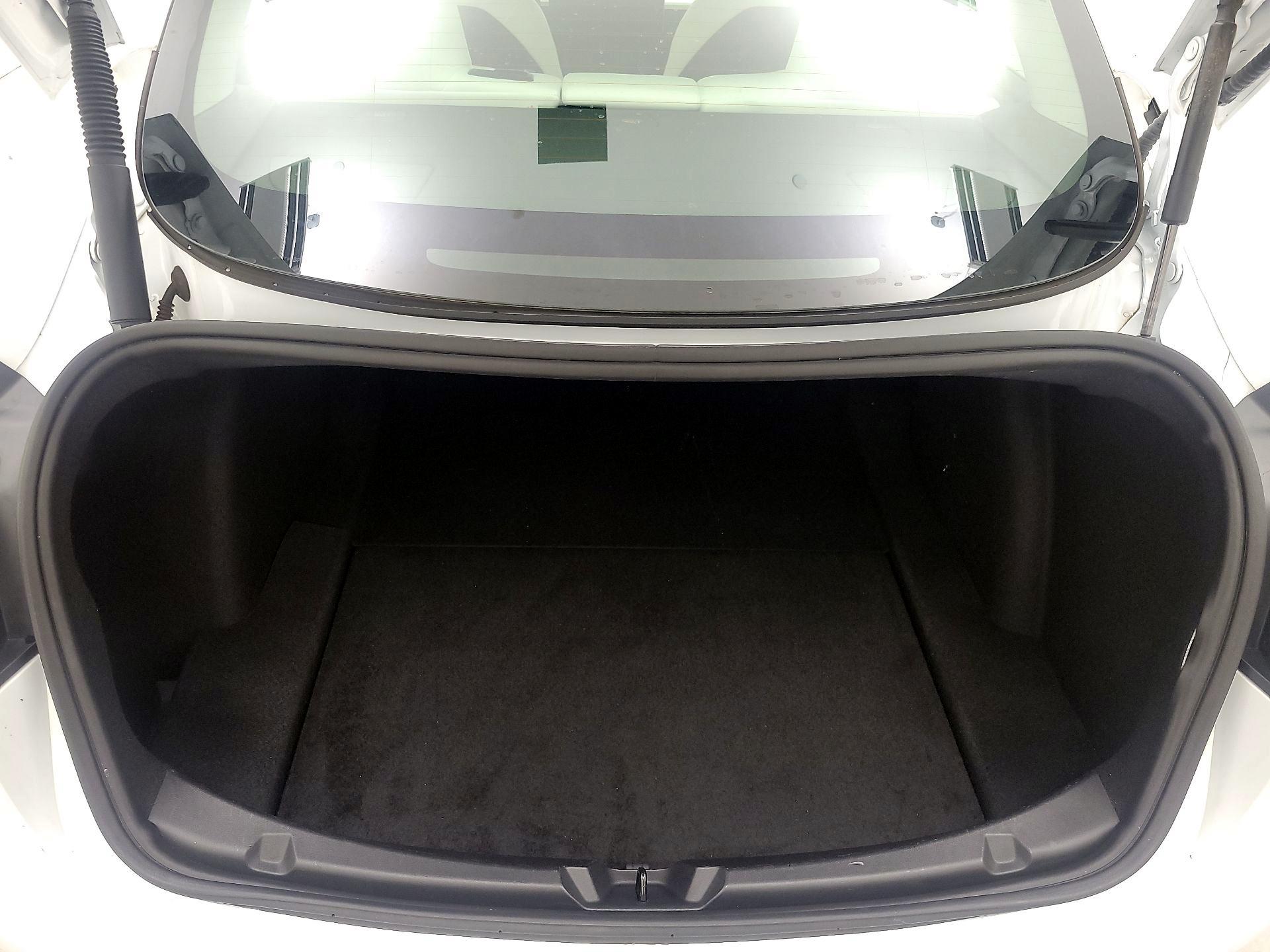 Thumbnail: 2023 Tesla Model 3 - 19