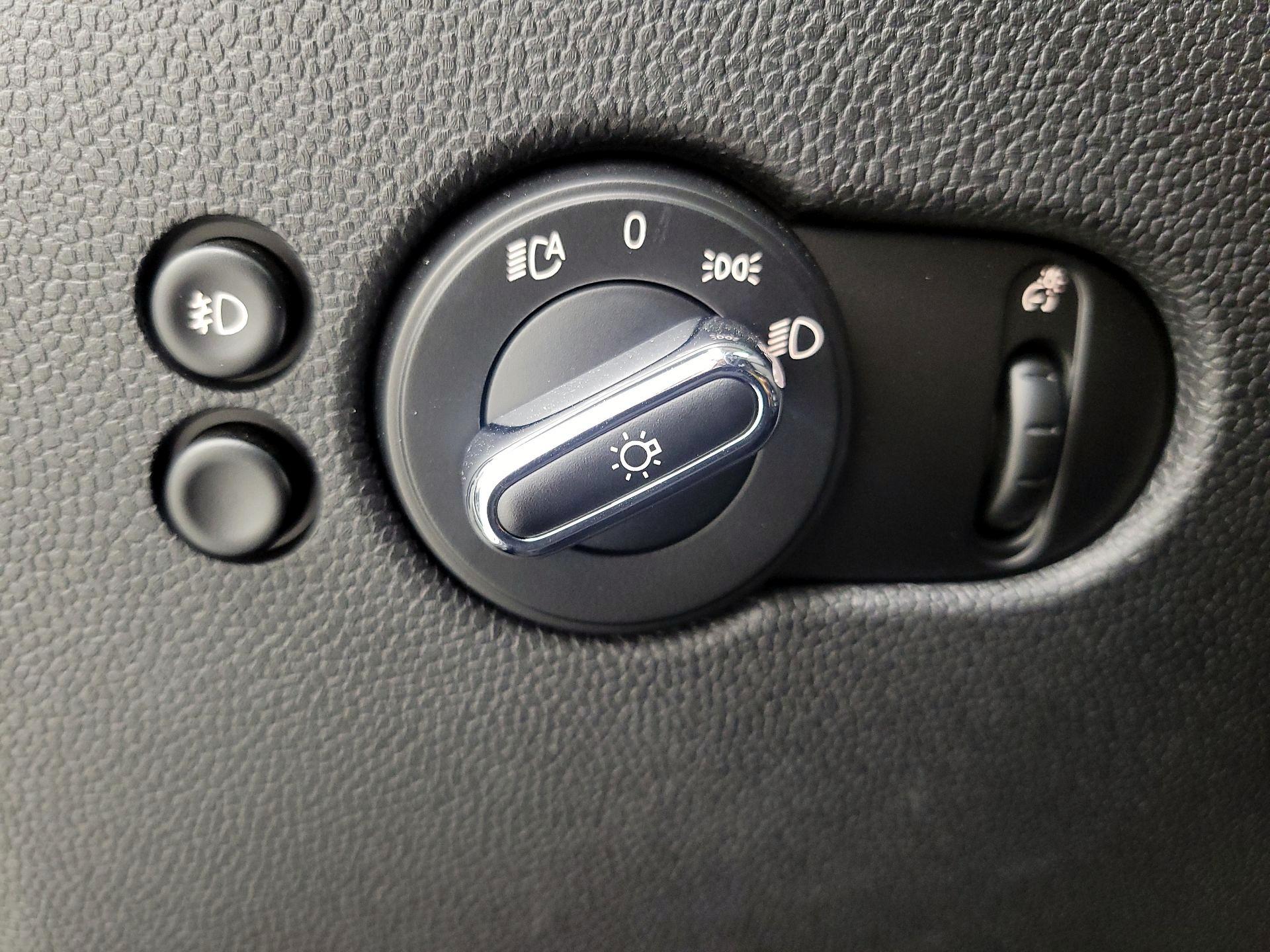 Thumbnail: 2021 MINI Cooper Hardtop - 13
