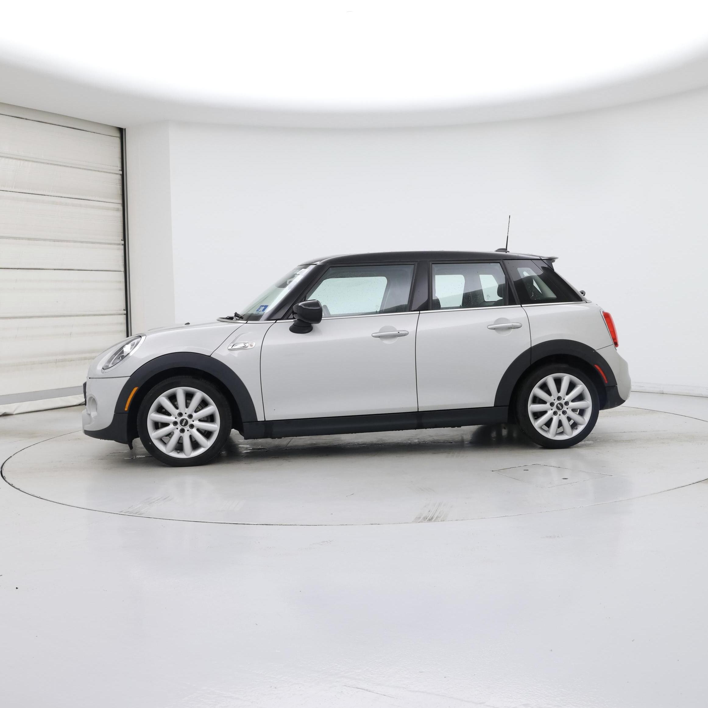 Thumbnail: 2021 MINI Cooper Hardtop - 3
