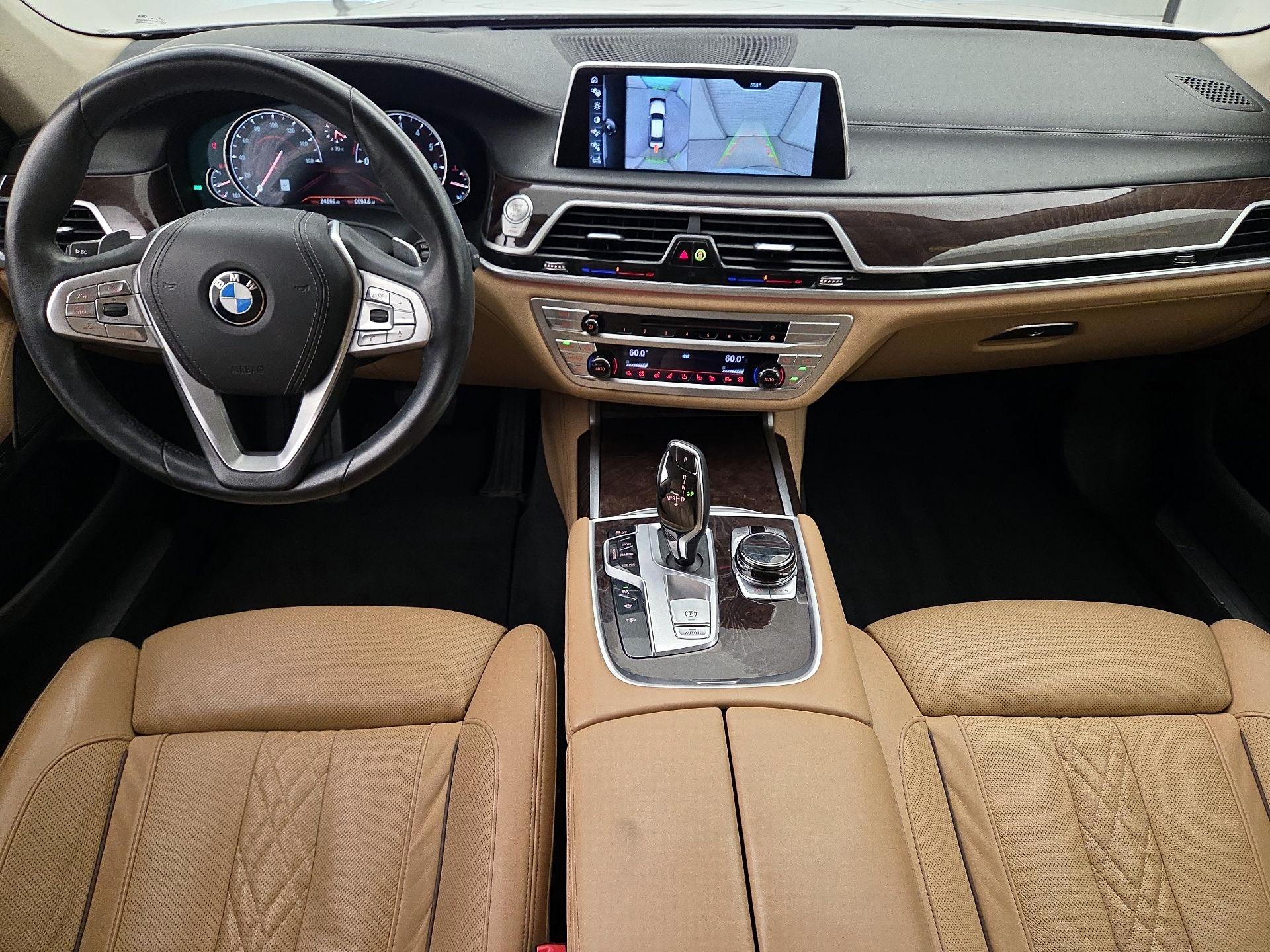 Thumbnail: 2017 BMW 7 Series - 9