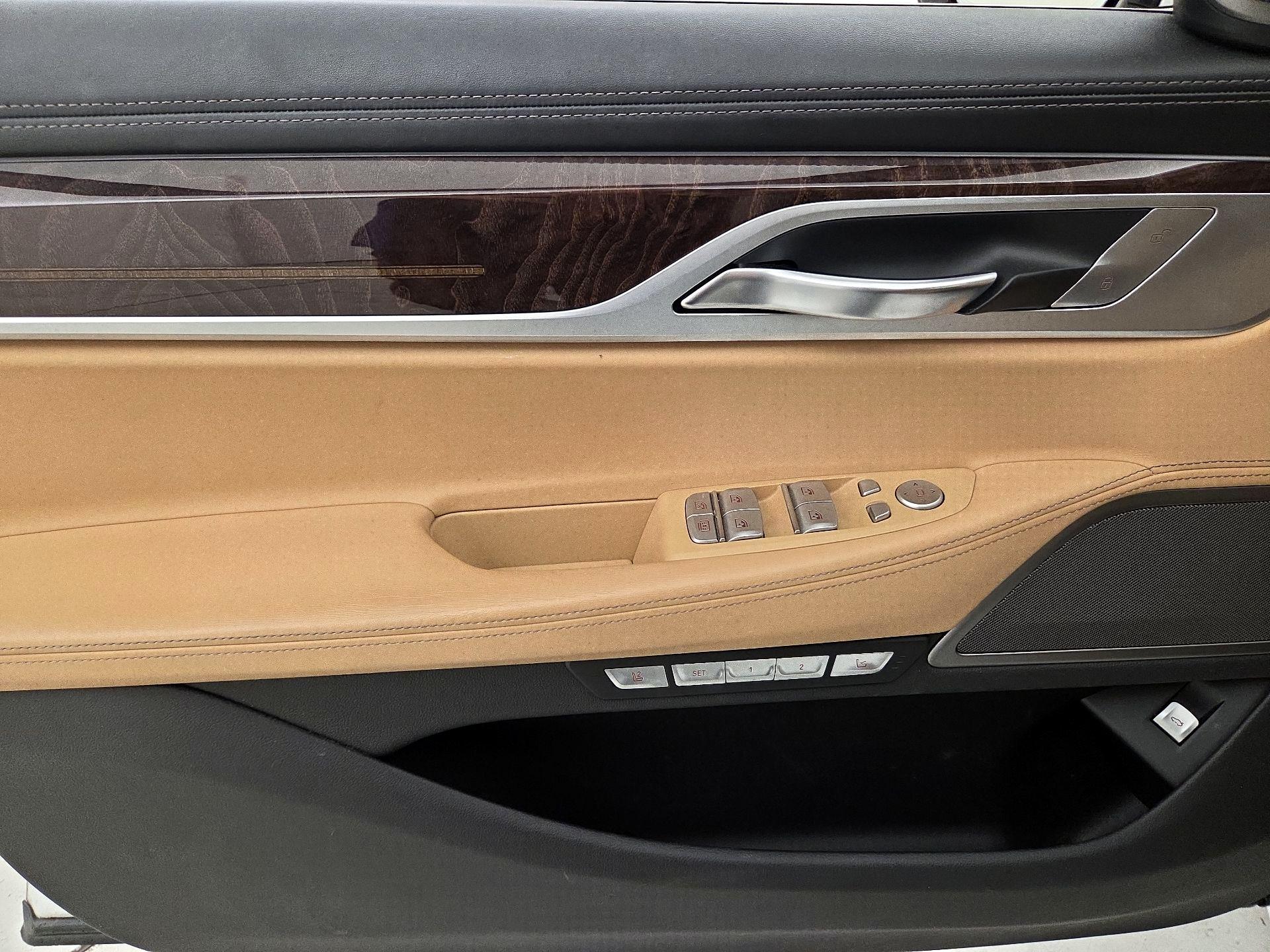 Thumbnail: 2017 BMW 7 Series - 12