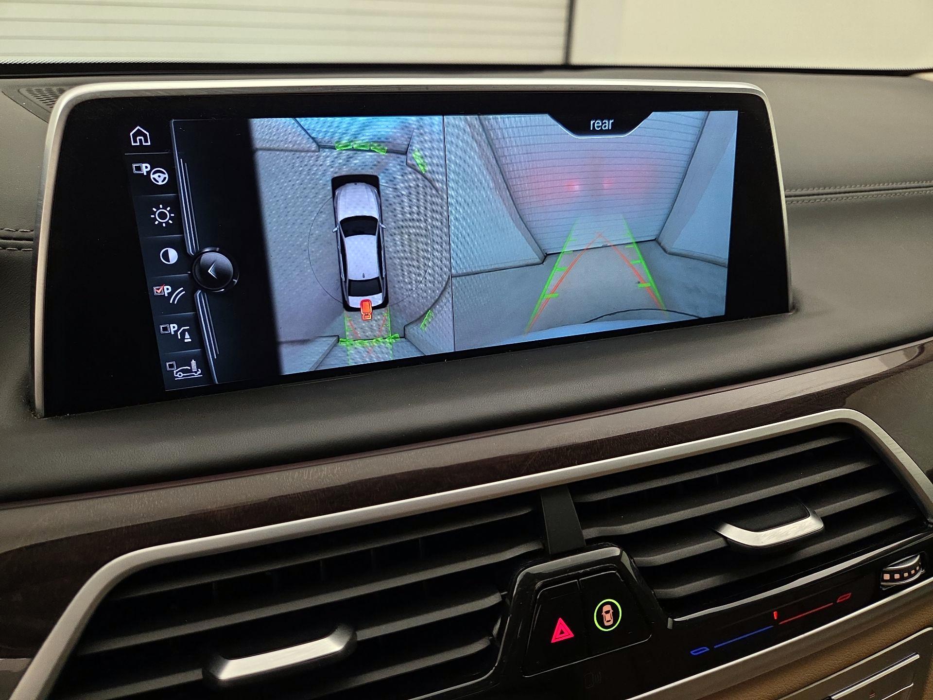 Thumbnail: 2017 BMW 7 Series - 14