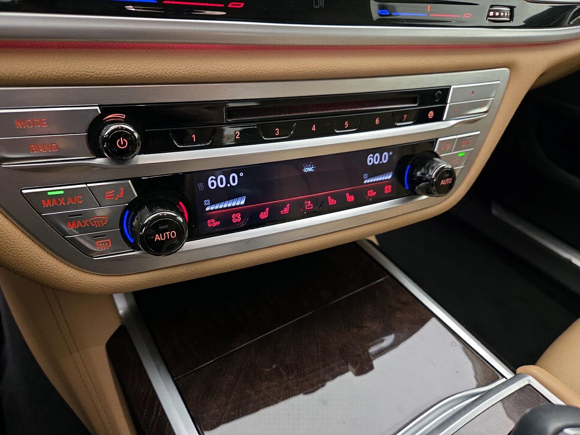 Thumbnail: 2017 BMW 7 Series - 16
