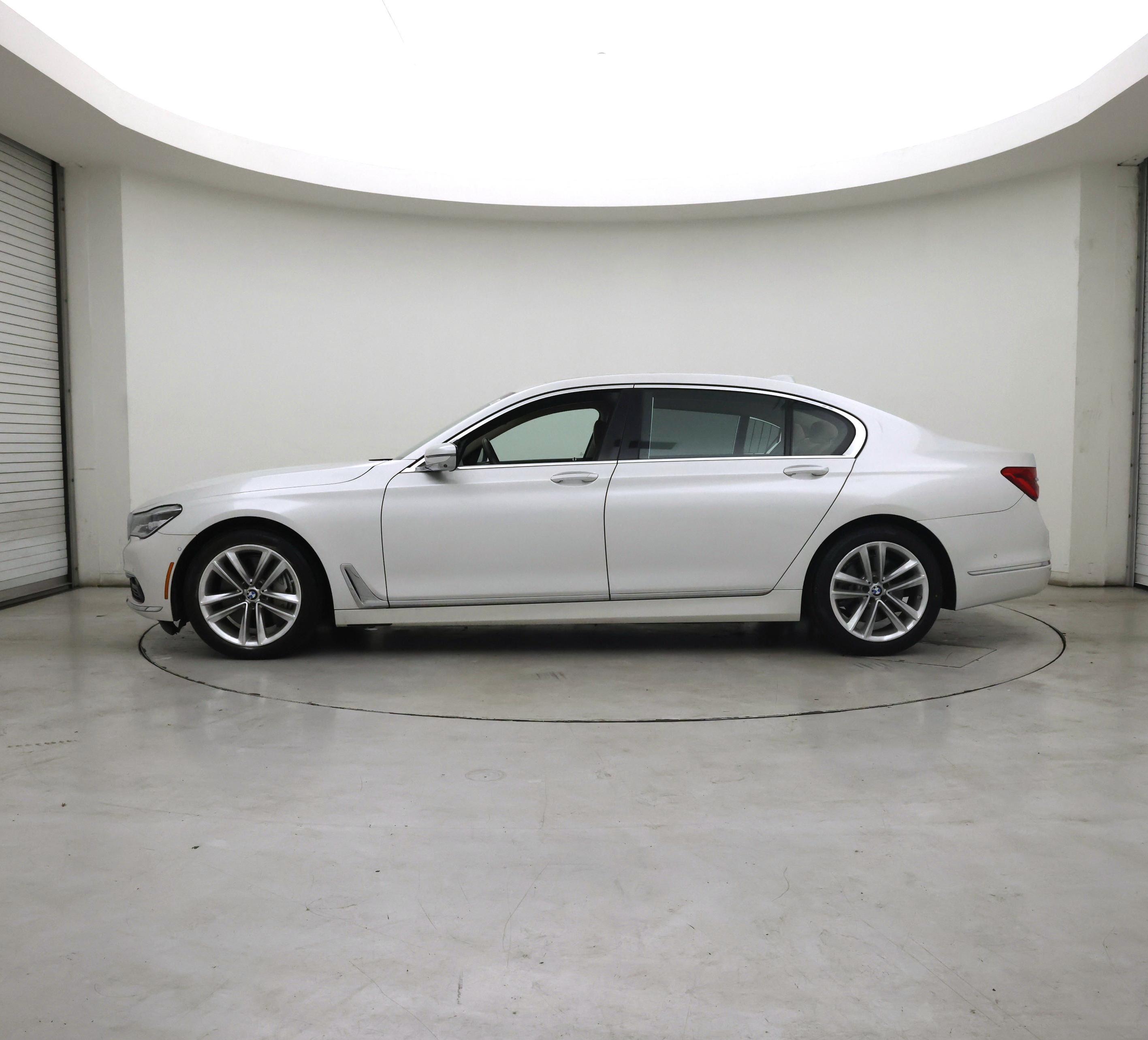 Thumbnail: 2017 BMW 7 Series - 3