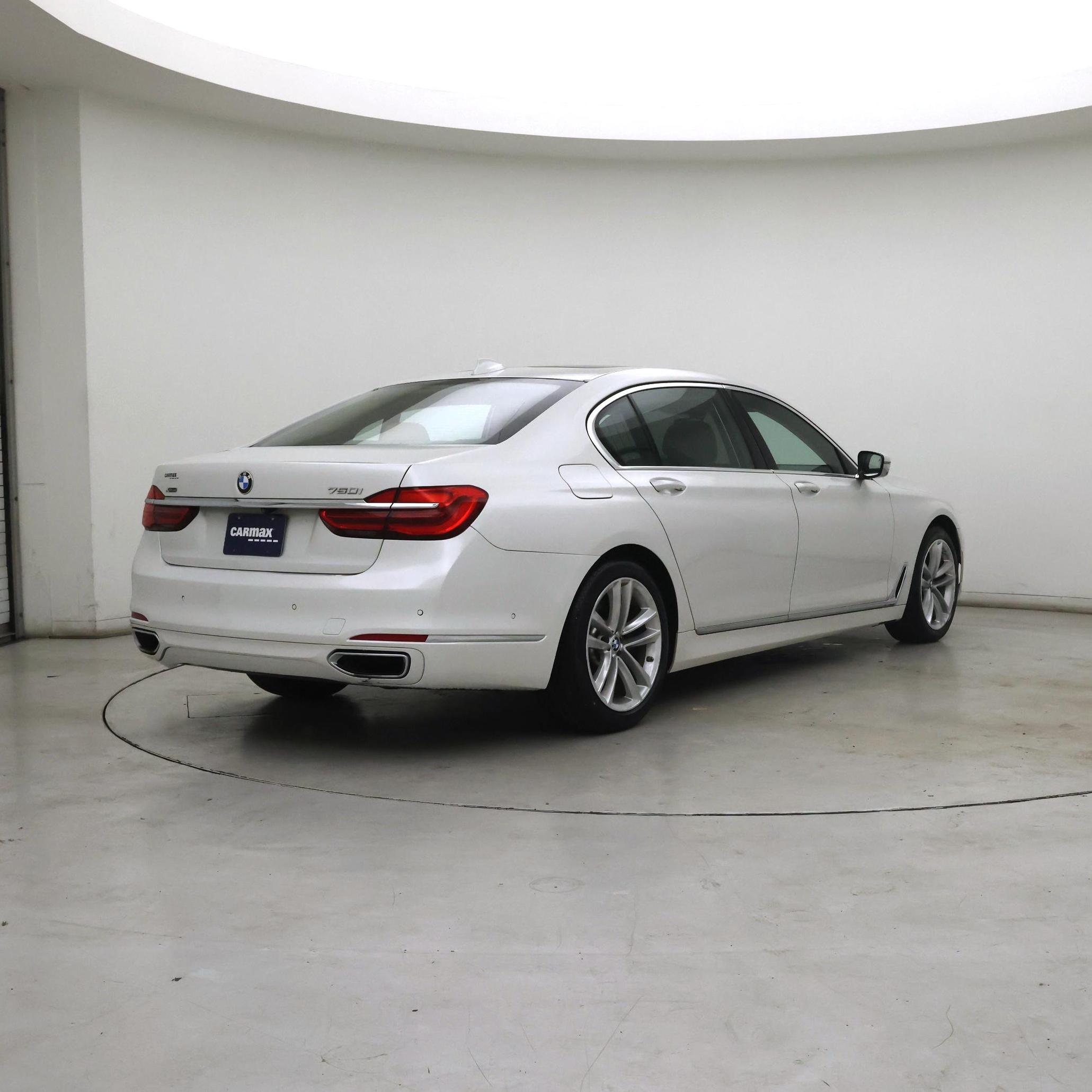 Thumbnail: 2017 BMW 7 Series - 8