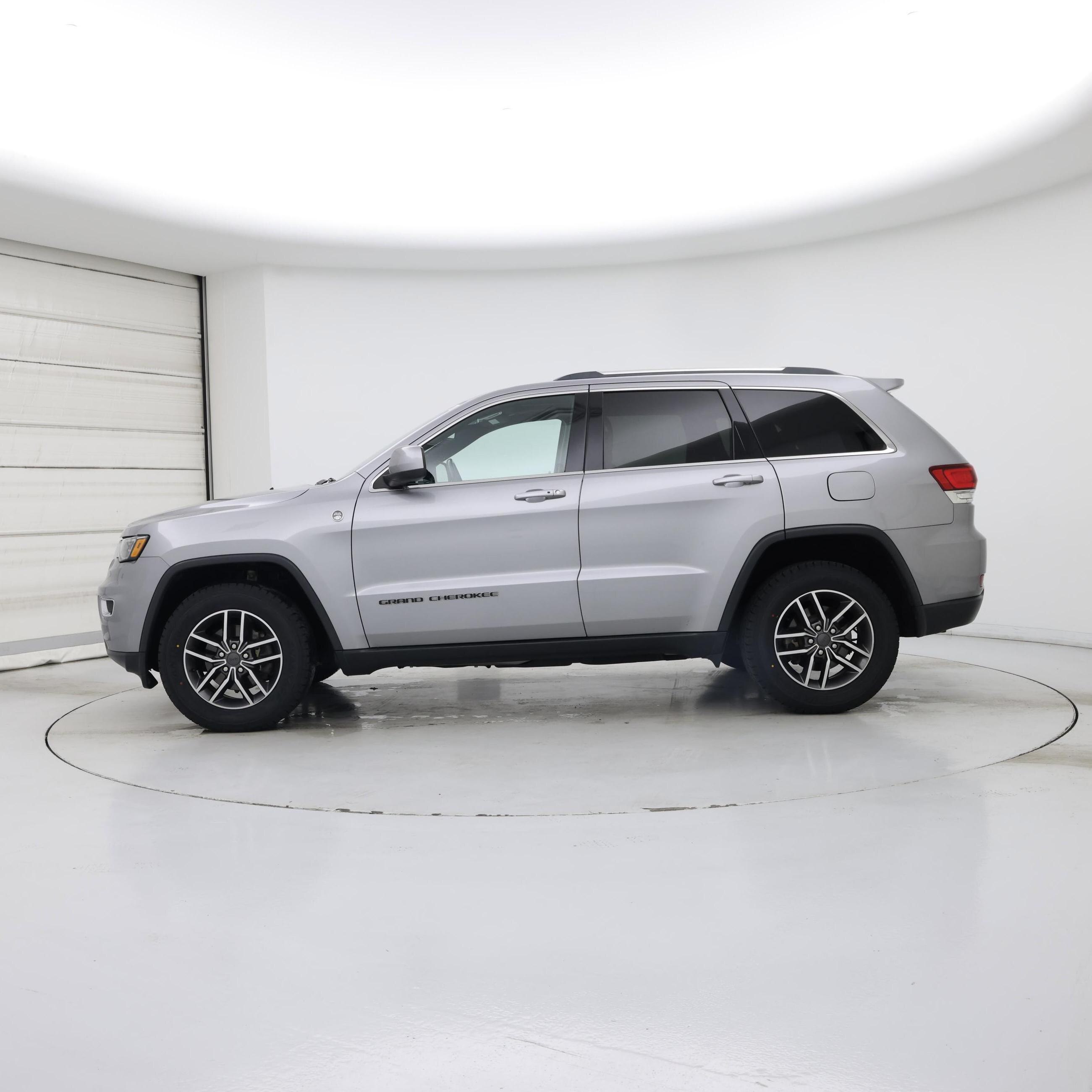 Thumbnail: 2020 Jeep Grand Cherokee - 3