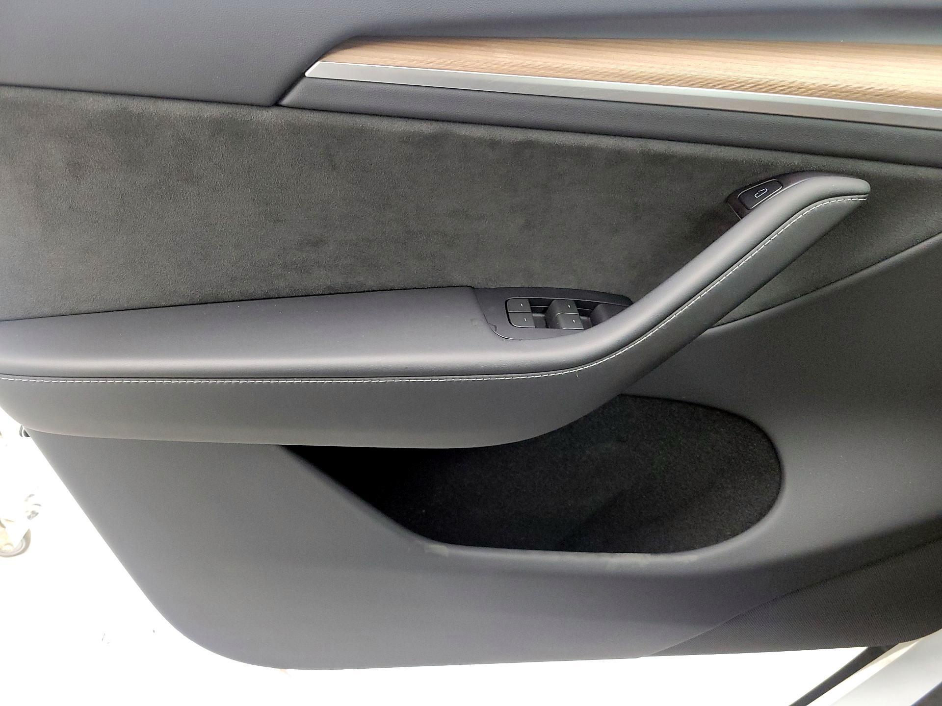 Thumbnail: 2023 Tesla Model Y - 12