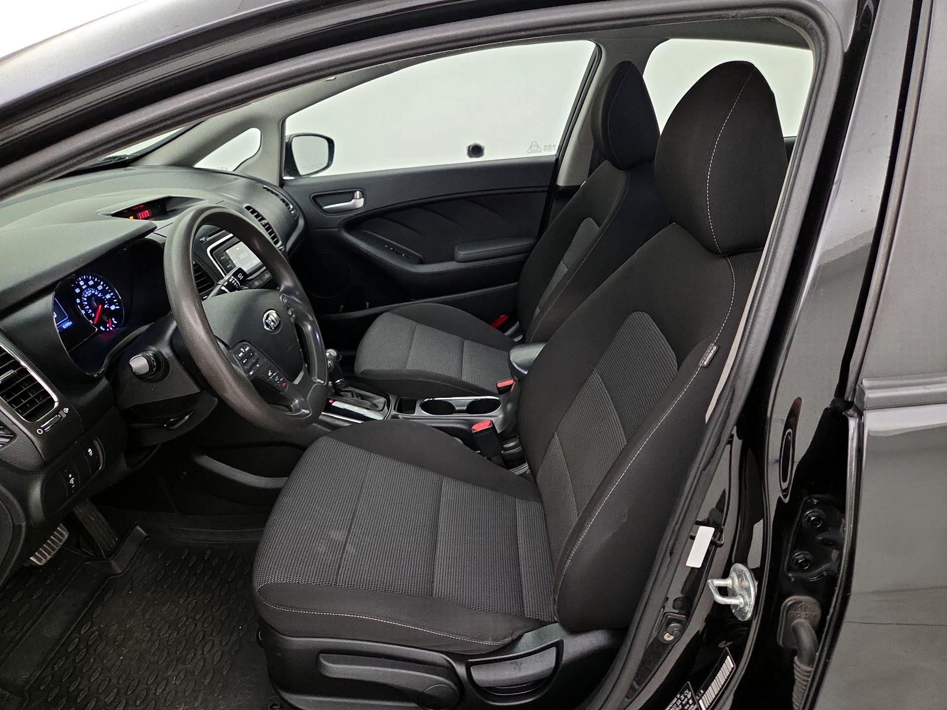 Thumbnail: 2018 Kia Forte - 11