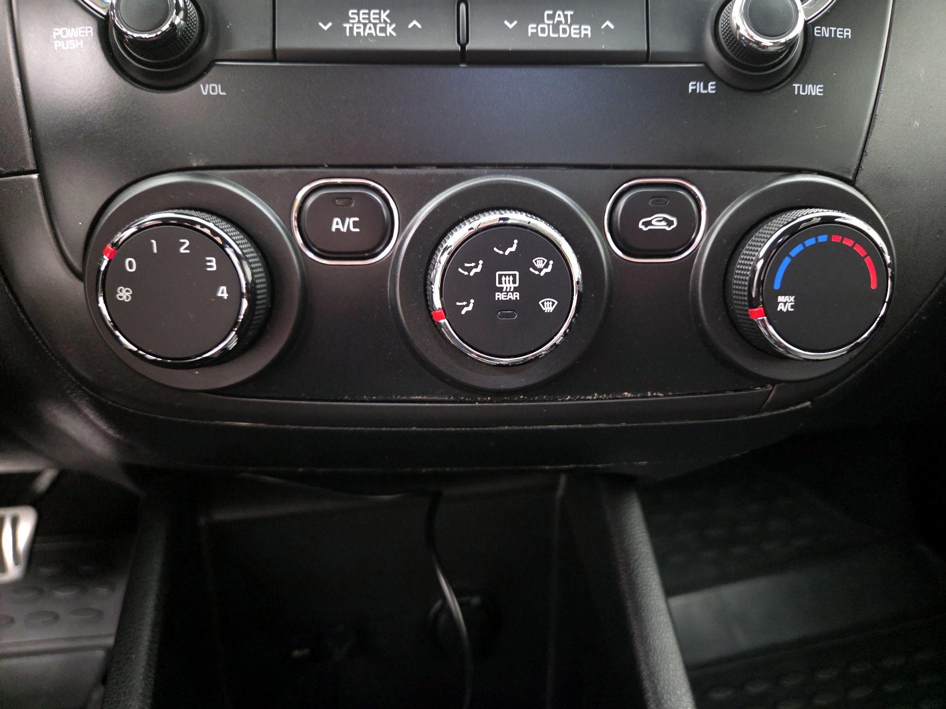Thumbnail: 2018 Kia Forte - 15