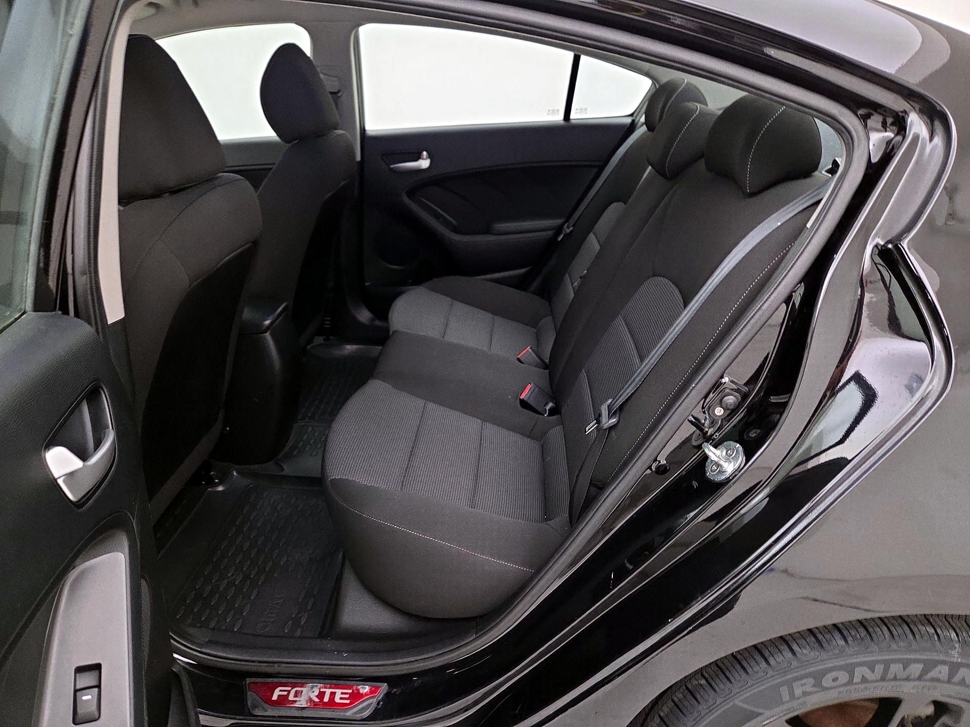 Thumbnail: 2018 Kia Forte - 18