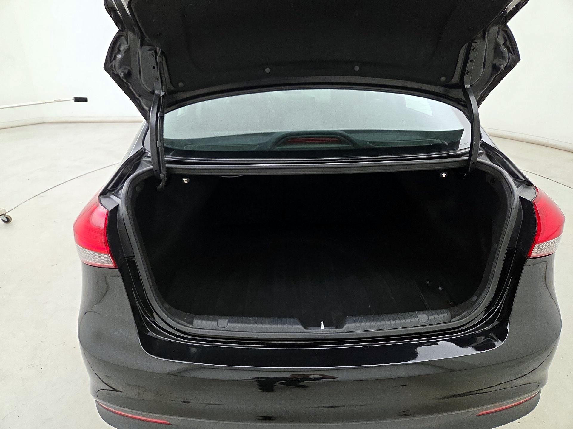 Thumbnail: 2018 Kia Forte - 19