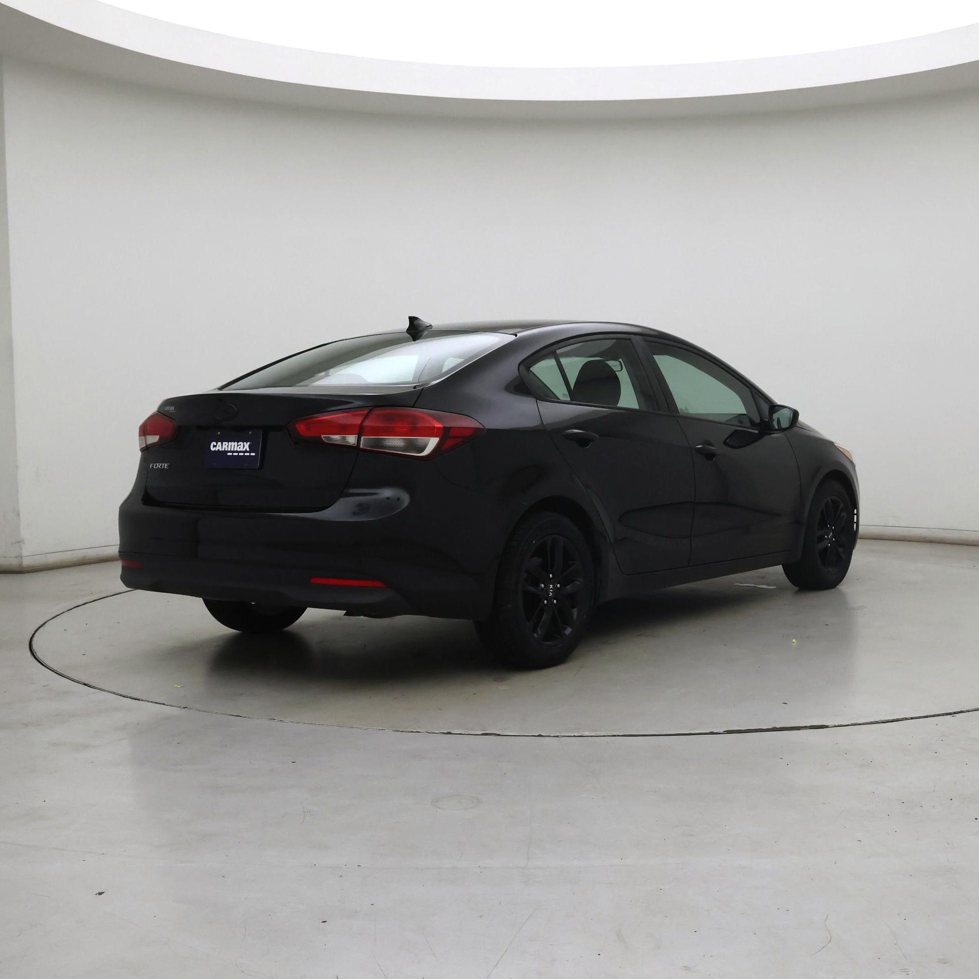 Thumbnail: 2018 Kia Forte - 8