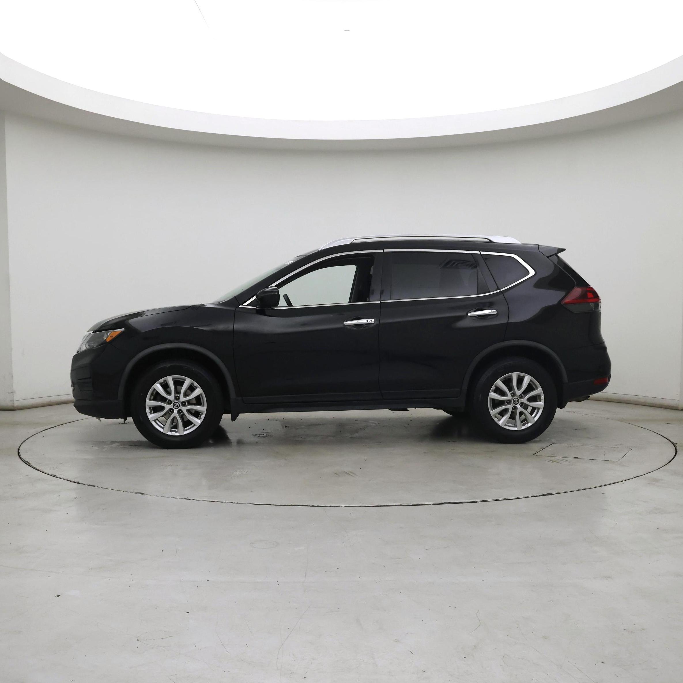 Thumbnail: 2018 Nissan Rogue - 3