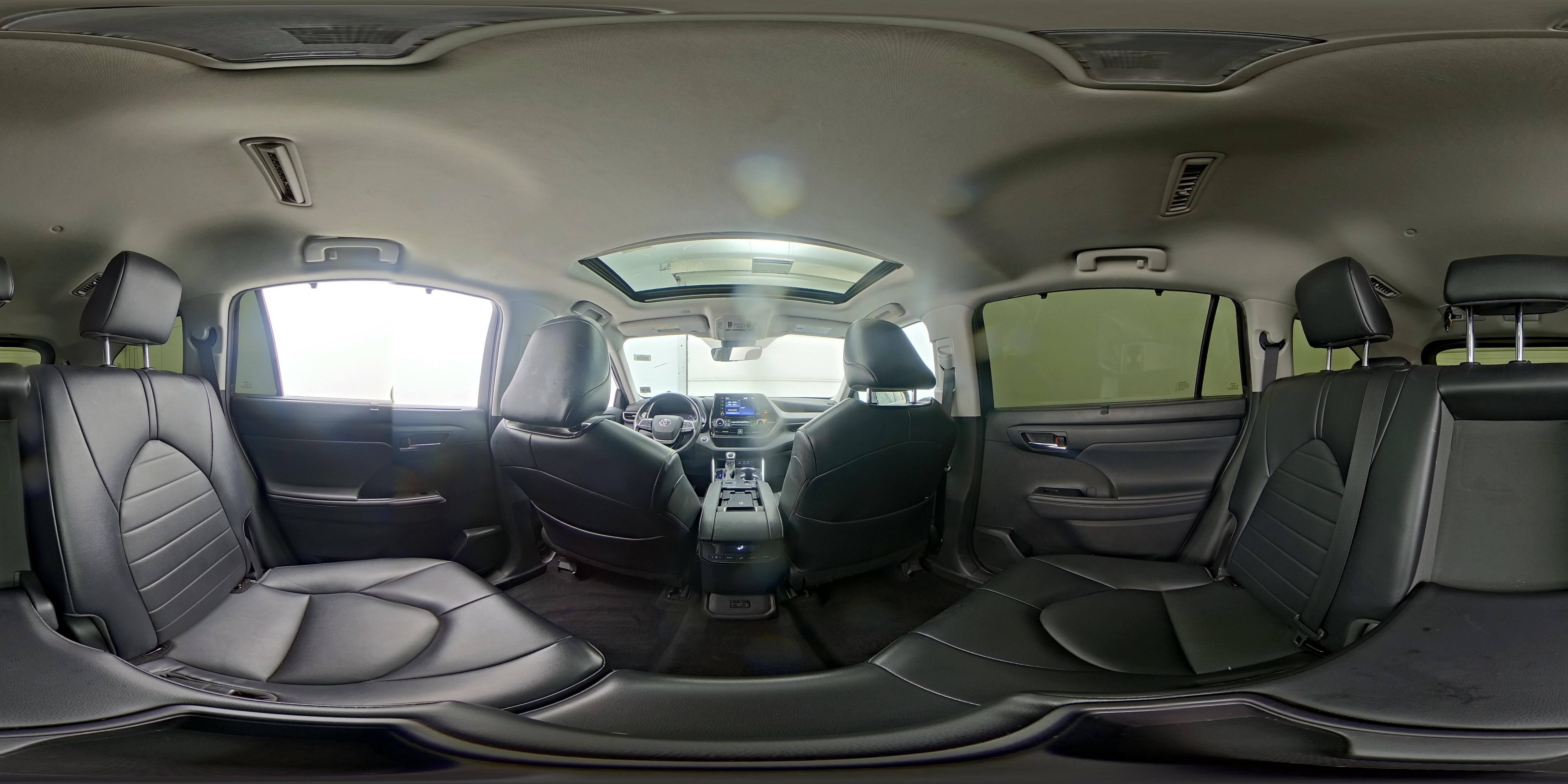2022 Toyota Highlander XLE - Photo 26