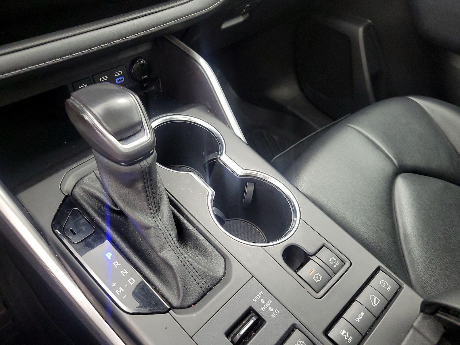 2022 Toyota Highlander XLE - Photo 18