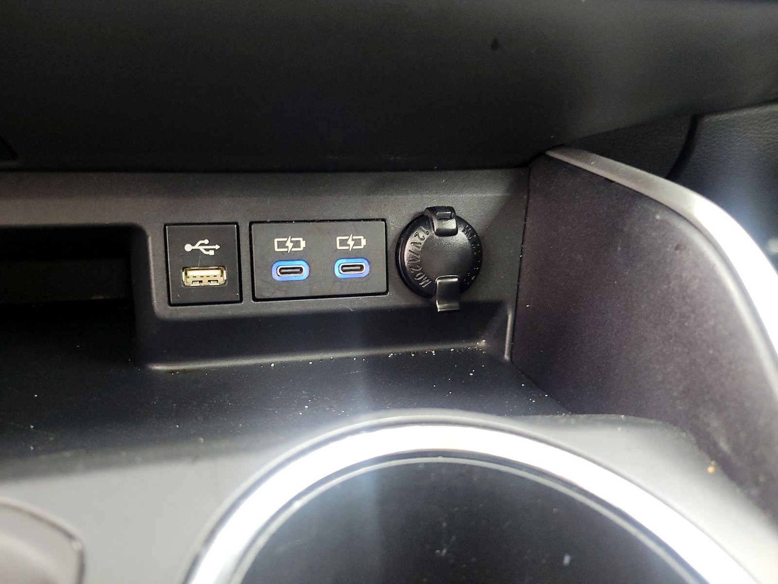 2022 Toyota Highlander XLE - Photo 19
