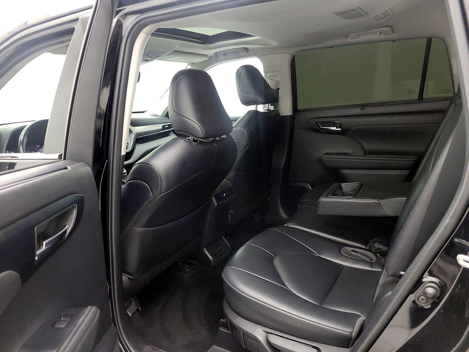 2022 Toyota Highlander XLE - Photo 21