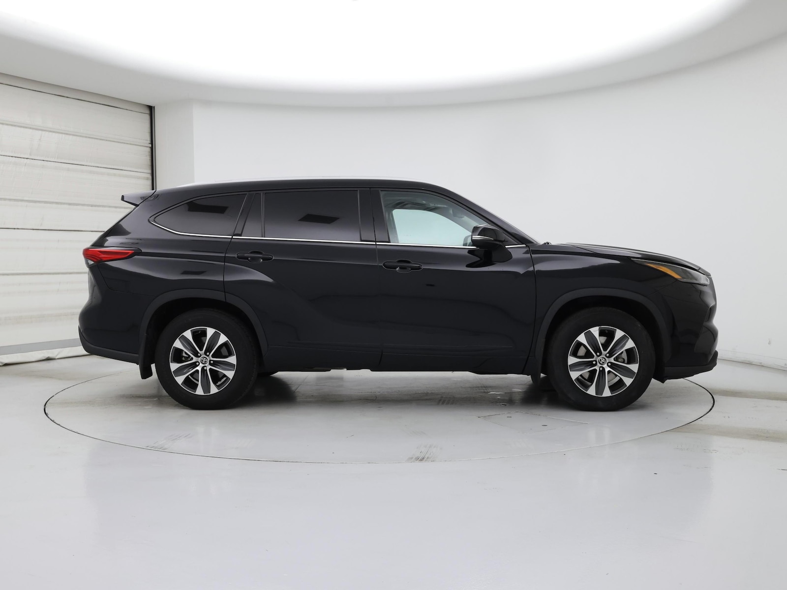 2022 Toyota Highlander XLE - Photo 8