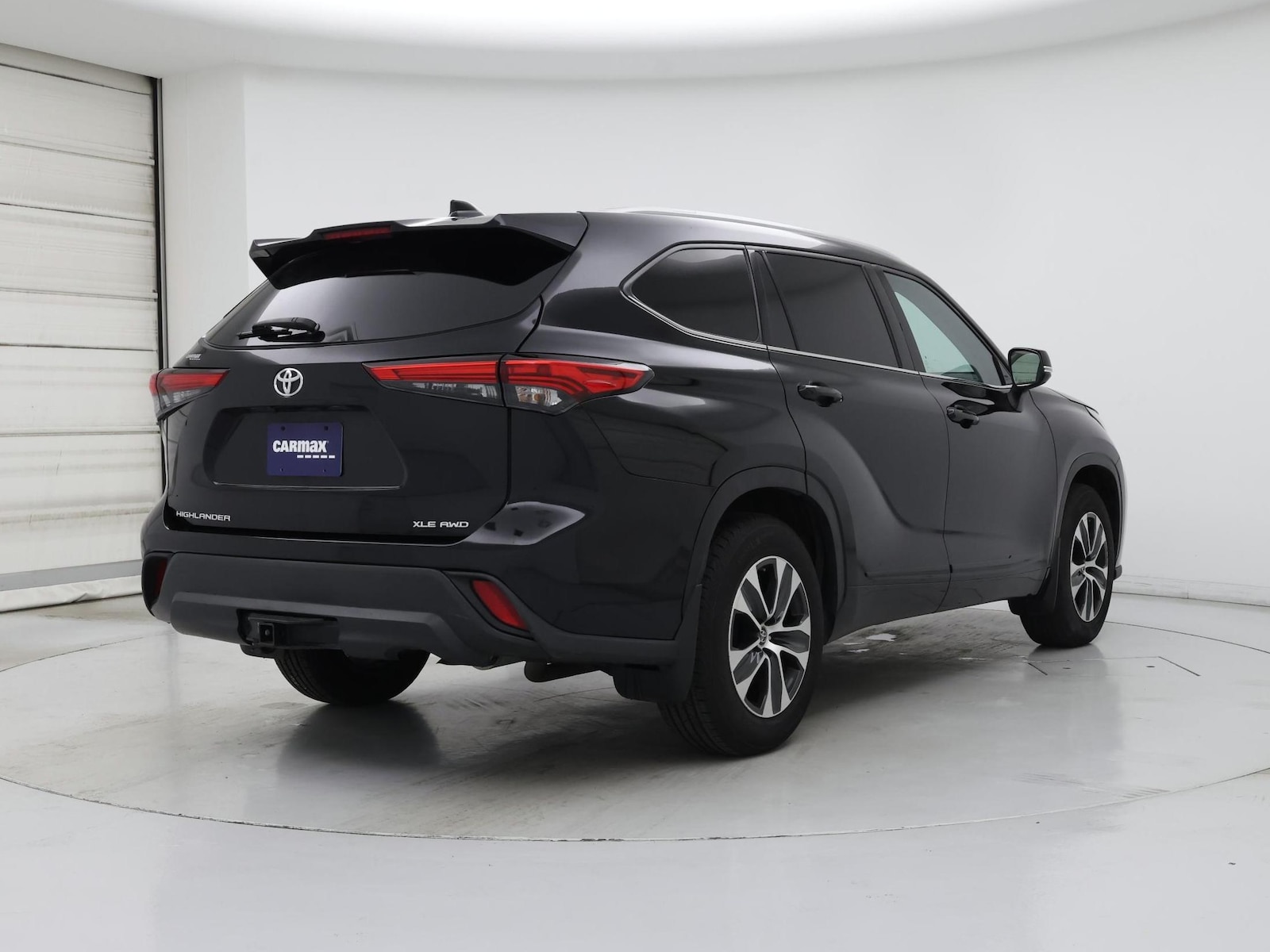 2022 Toyota Highlander XLE - Photo 9