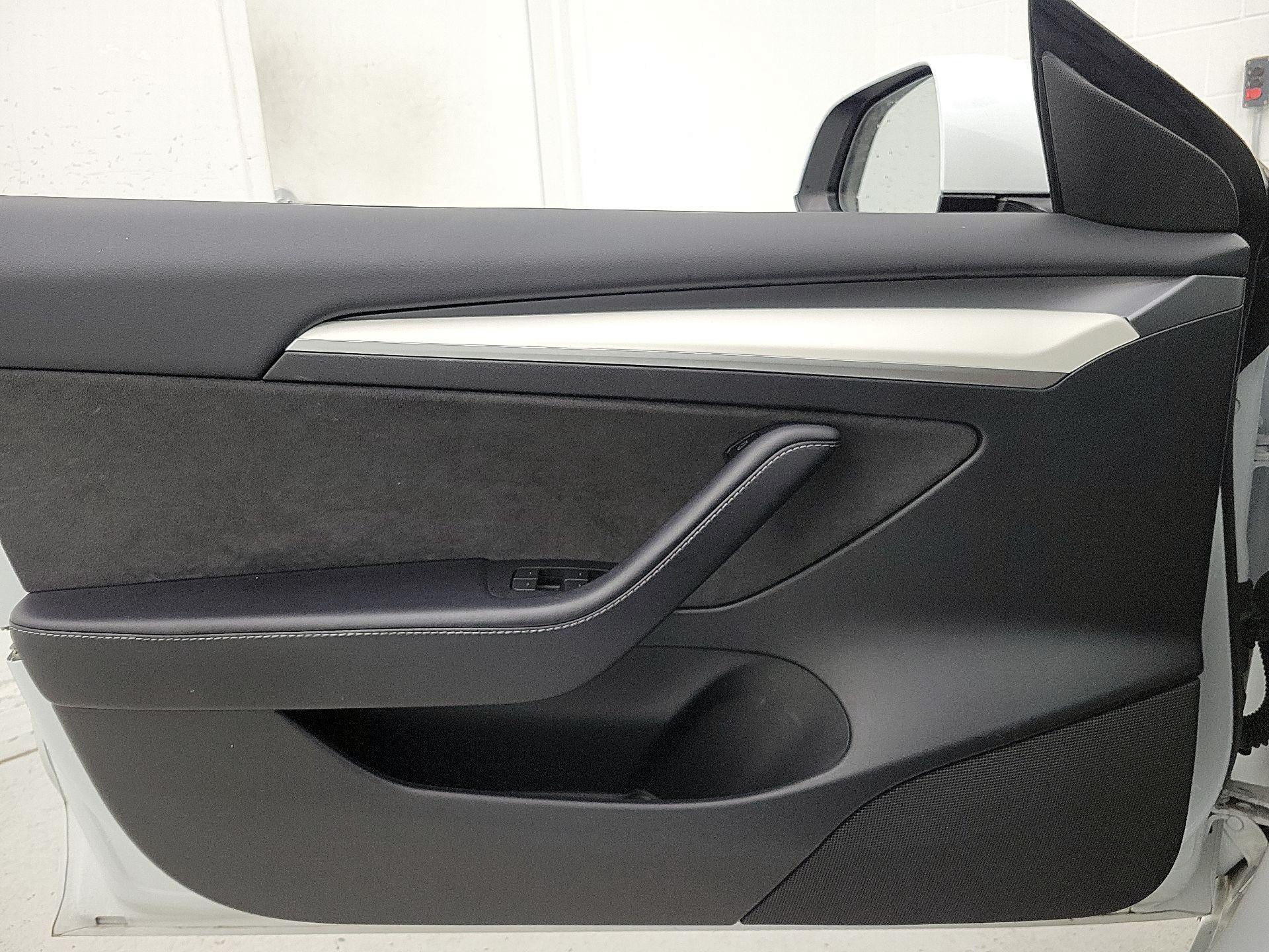 Thumbnail: 2023 Tesla Model 3 - 12