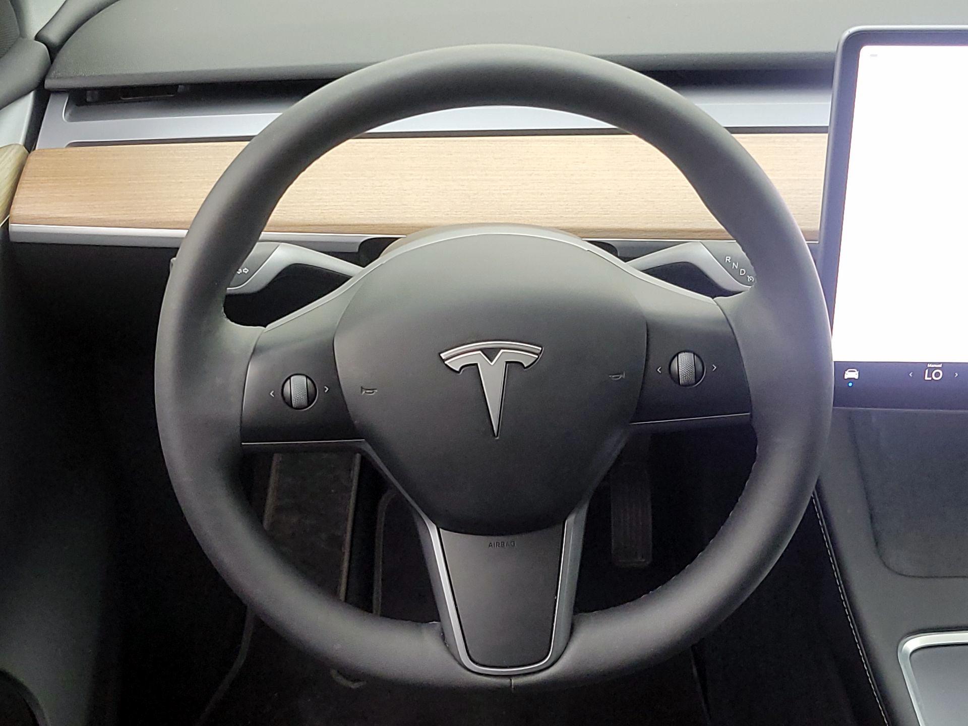 Thumbnail: 2023 Tesla Model Y - 10
