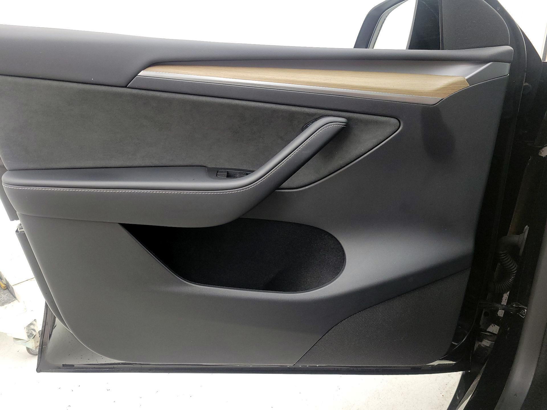 Thumbnail: 2023 Tesla Model Y - 12