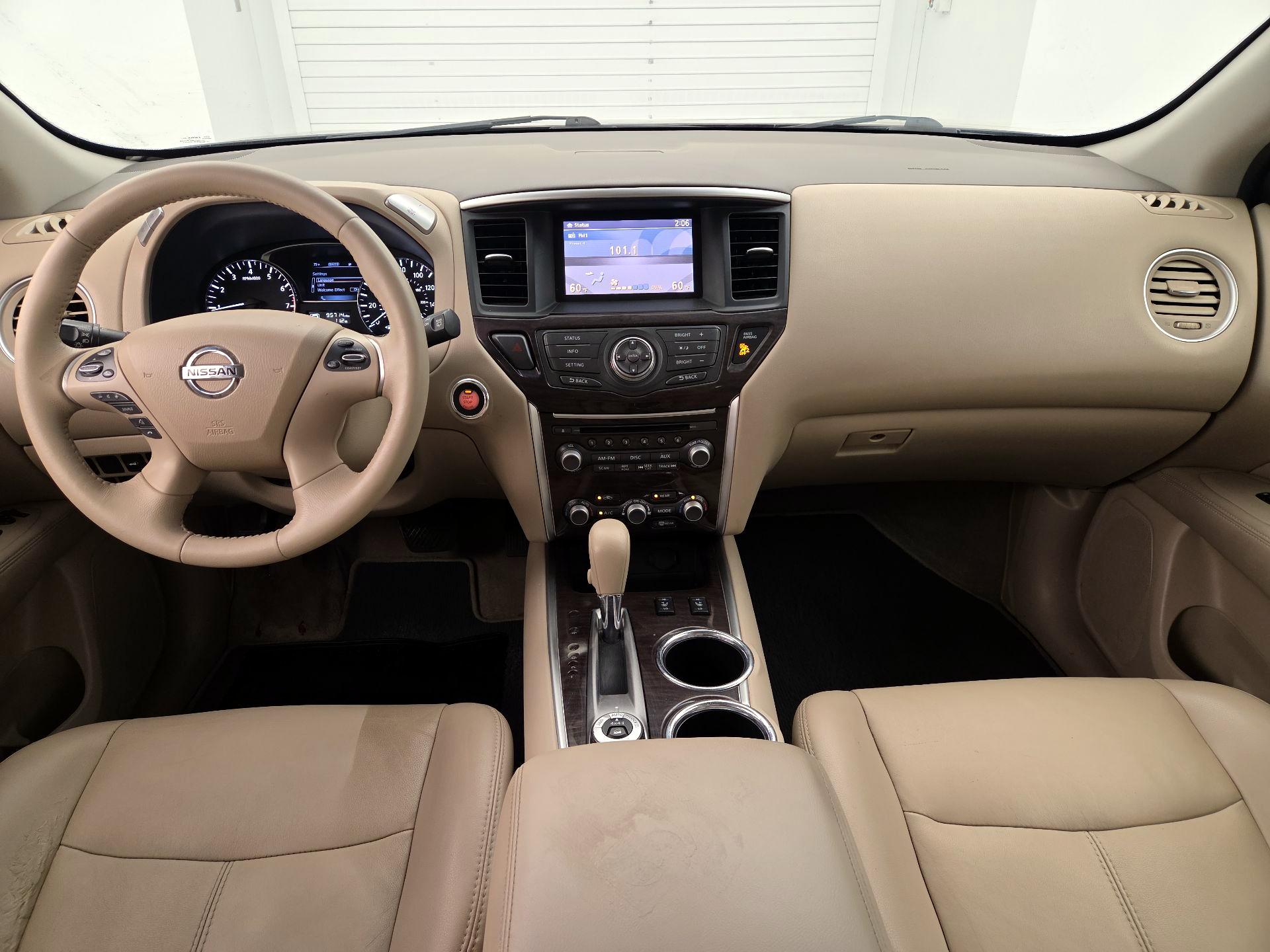 Thumbnail: 2015 Nissan Pathfinder - 9