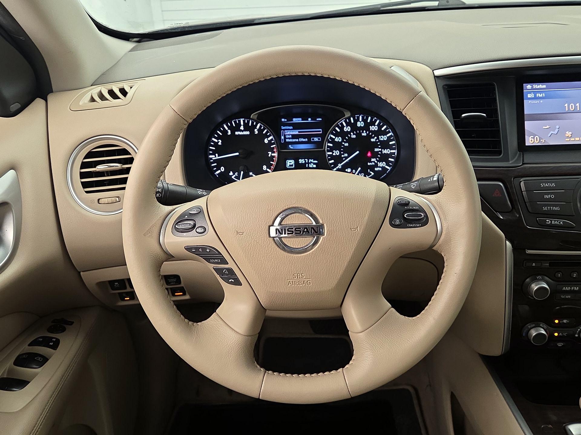 Thumbnail: 2015 Nissan Pathfinder - 10