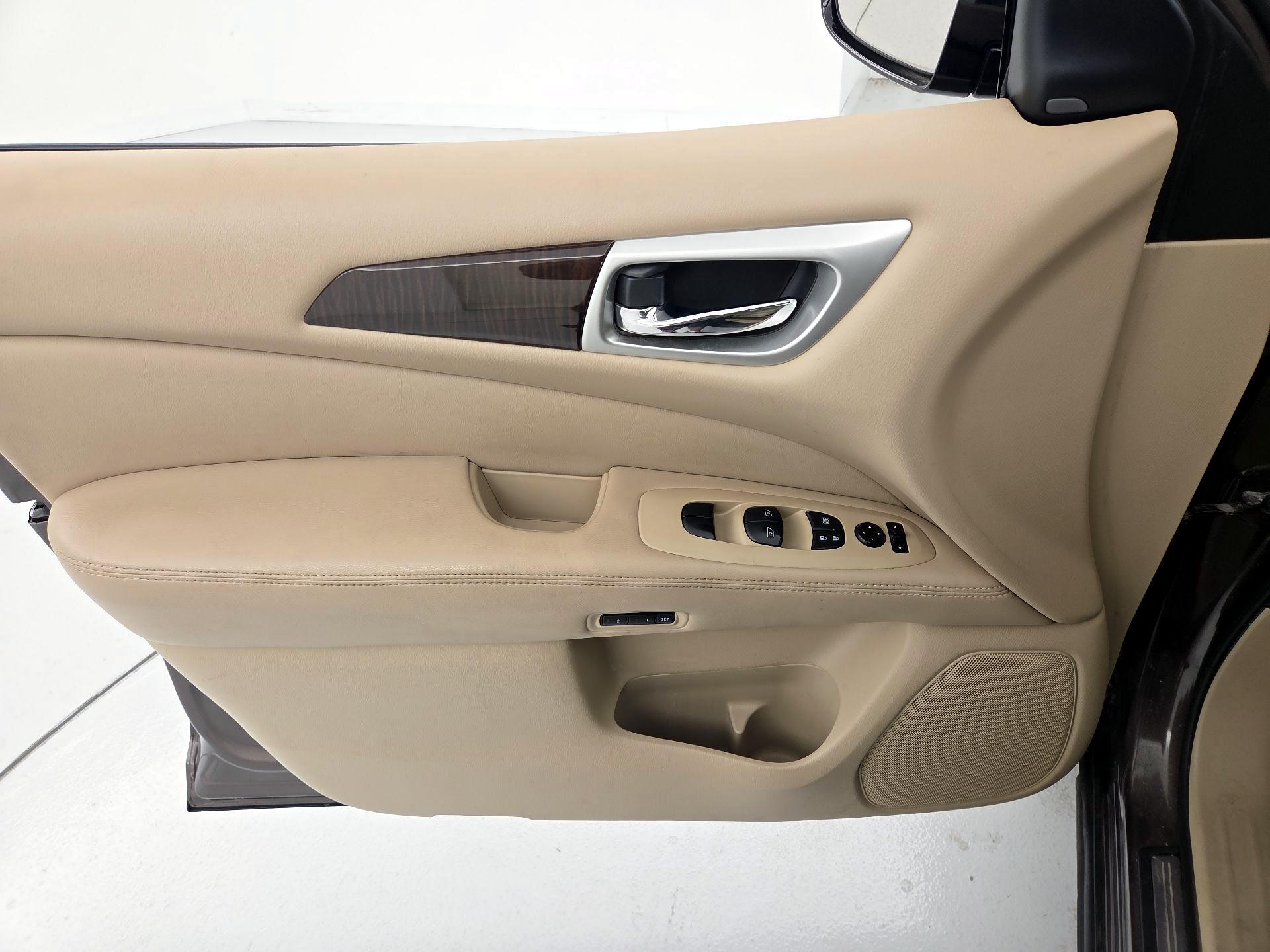 Thumbnail: 2015 Nissan Pathfinder - 12