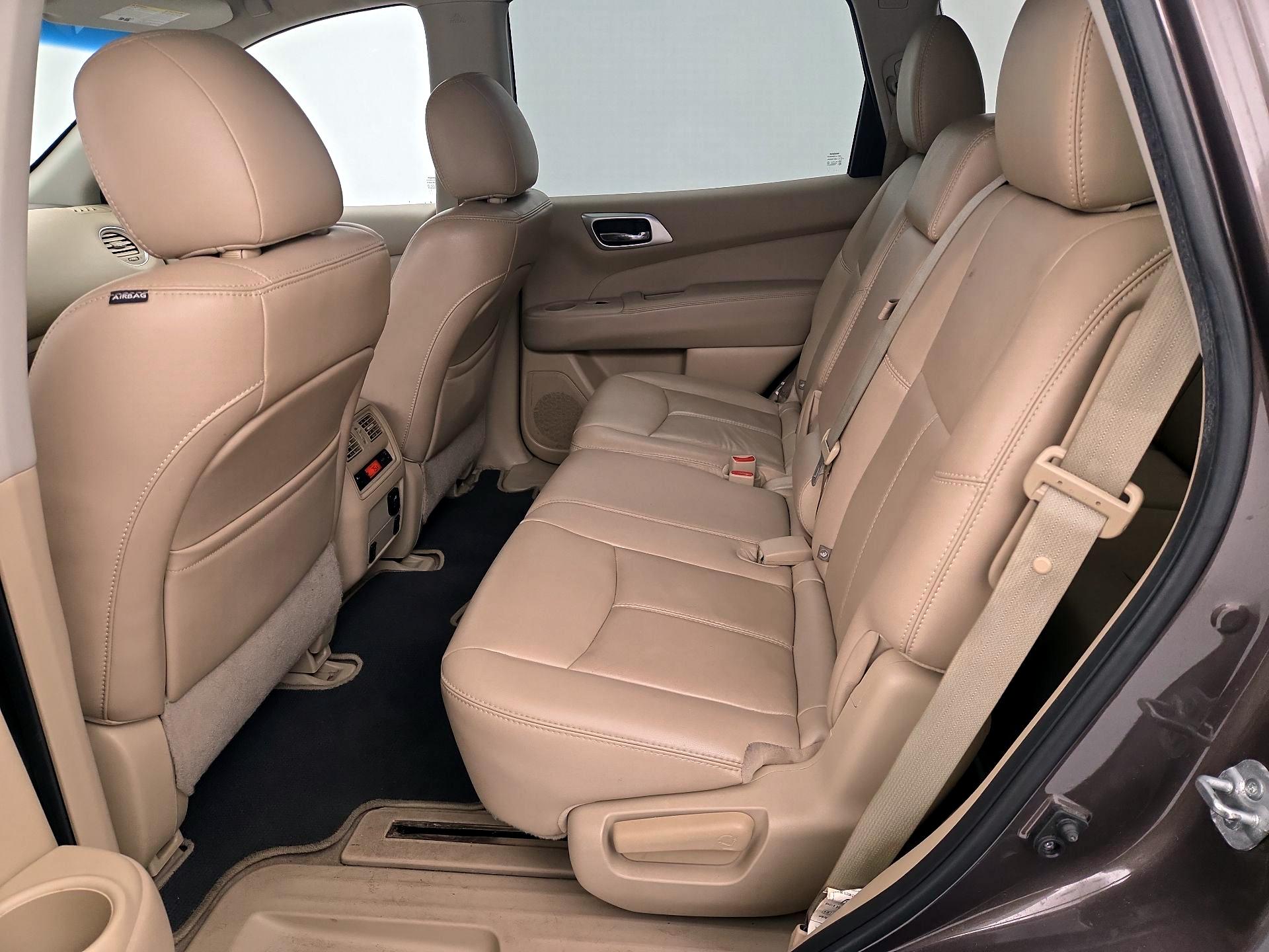 Thumbnail: 2015 Nissan Pathfinder - 19