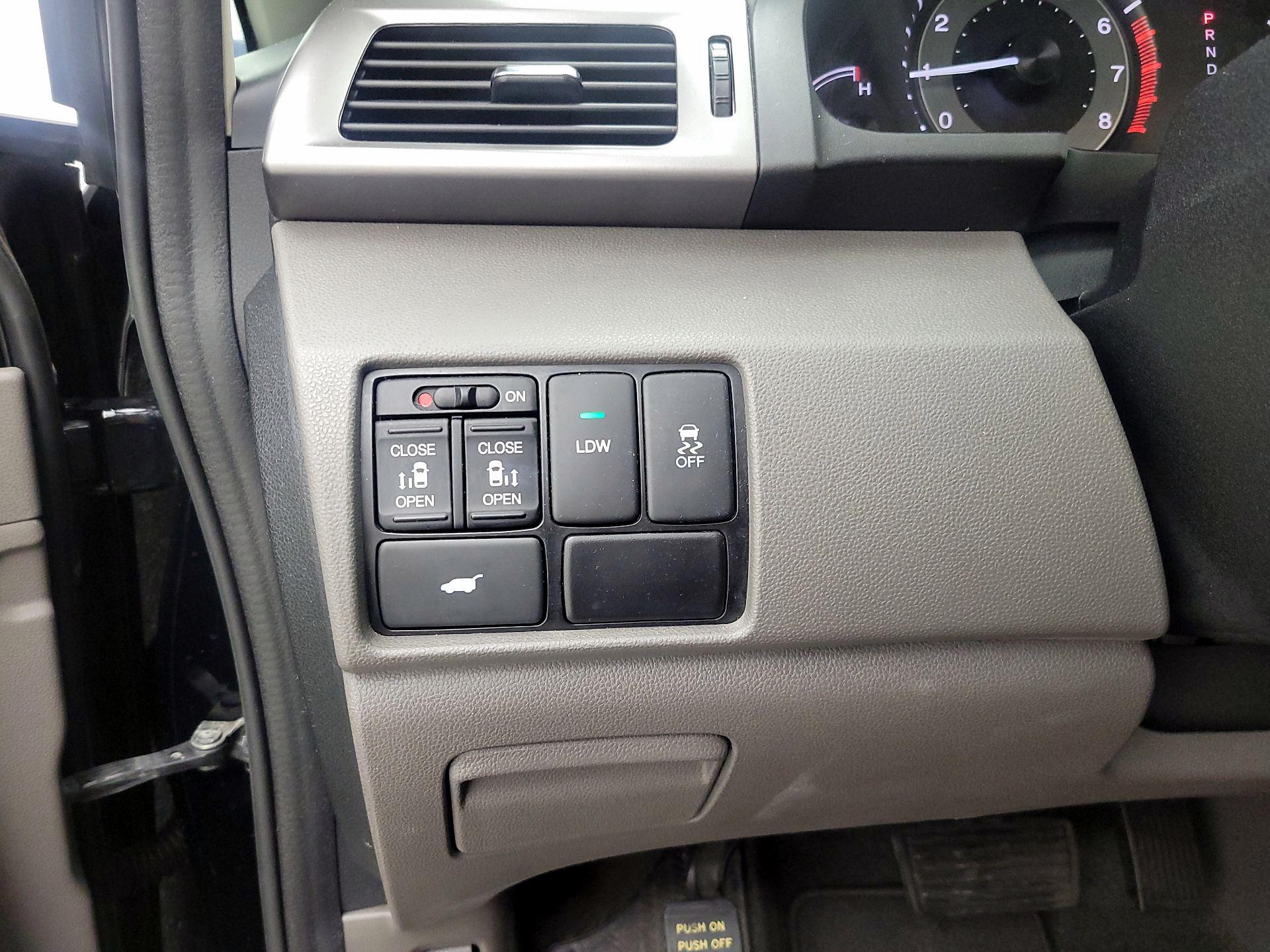Thumbnail: 2016 Honda Odyssey - 14