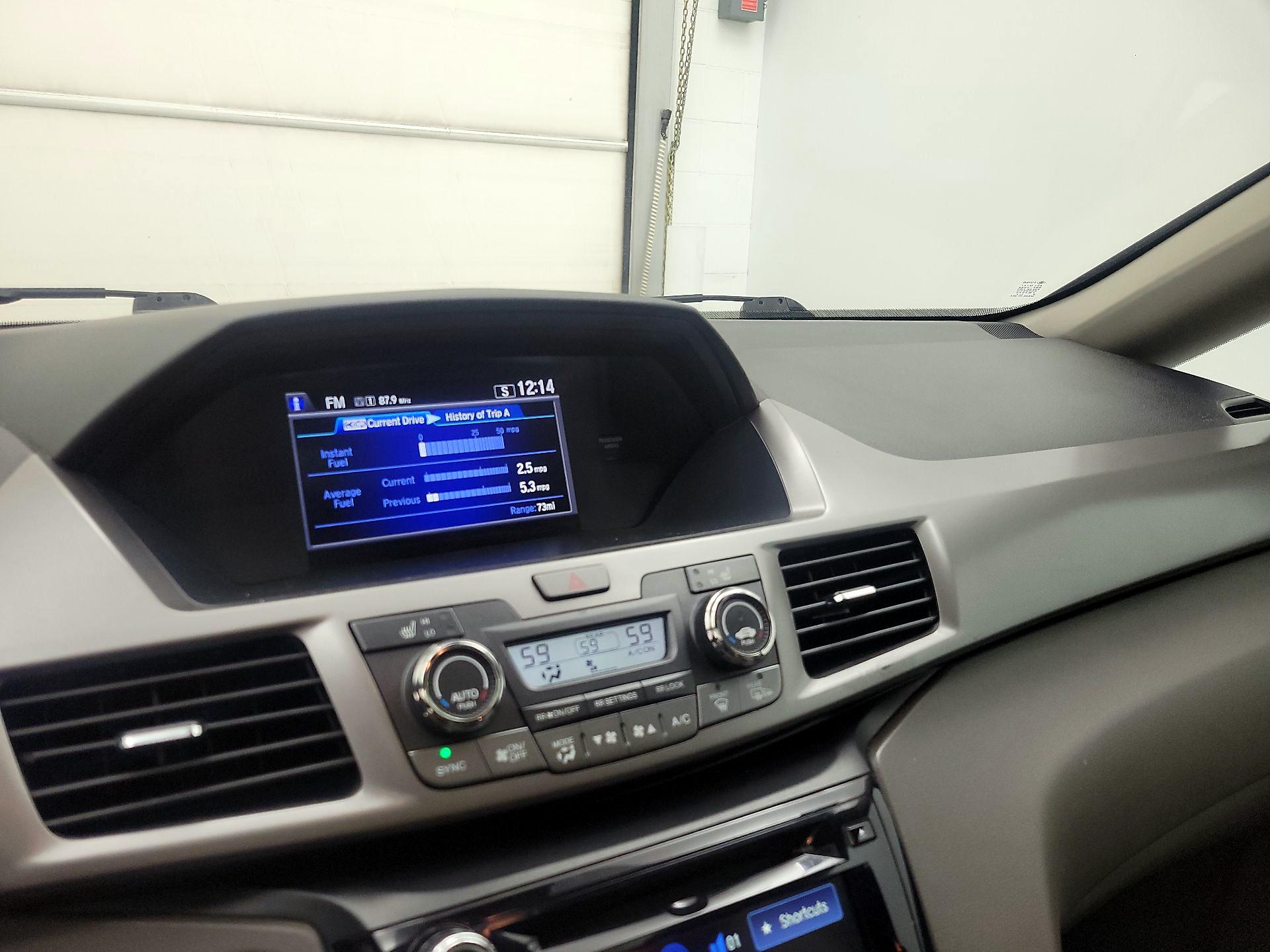 Thumbnail: 2016 Honda Odyssey - 17