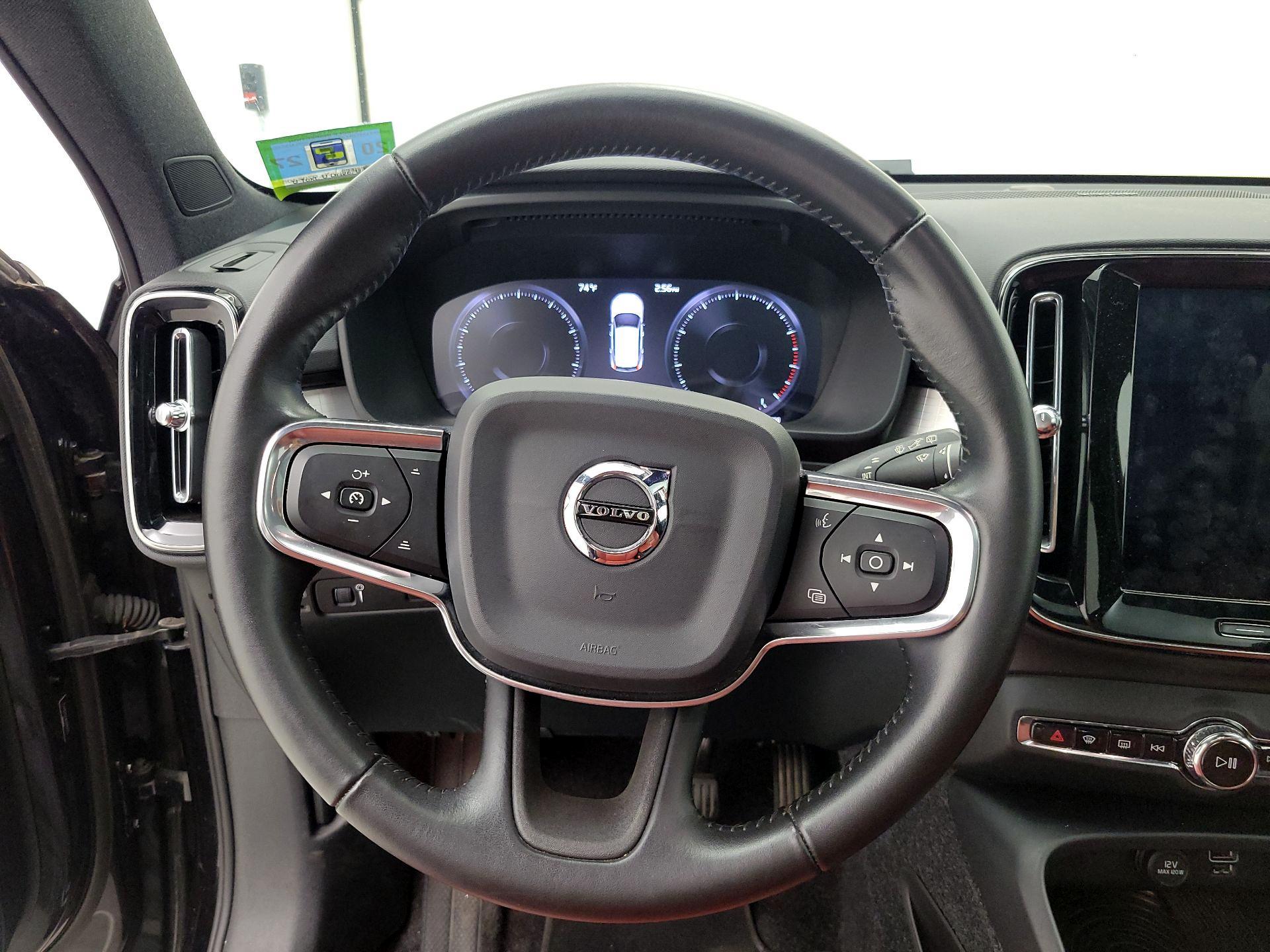 Thumbnail: 2019 Volvo XC40 - 10