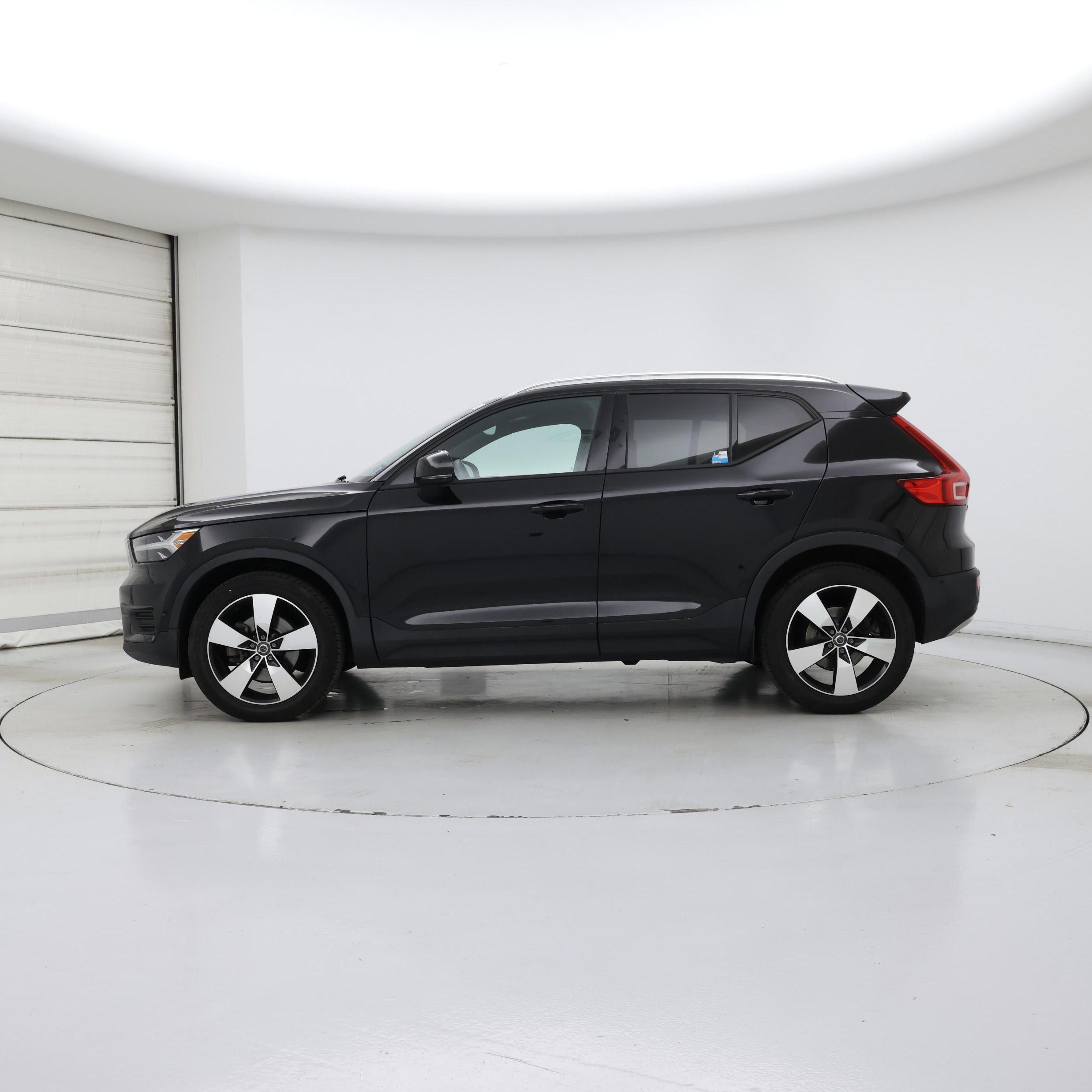 Thumbnail: 2019 Volvo XC40 - 3